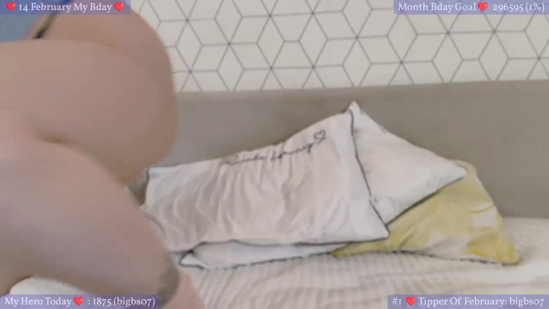 Gallery image thumbnail from KotisFoxy's myfreecams stream on, 02/05/2025, 20:26 image 4 of 20