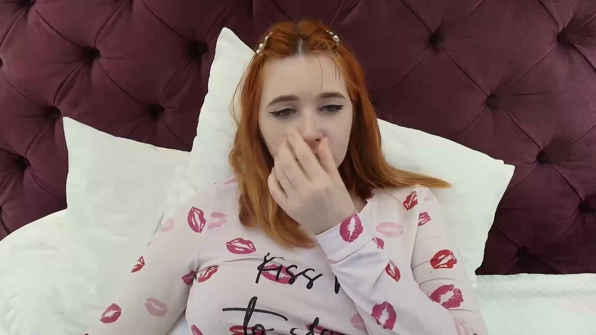 Gallery image thumbnail from KotisFoxy's myfreecams stream on, 03/06/2025, 01:31 image 6 of 20