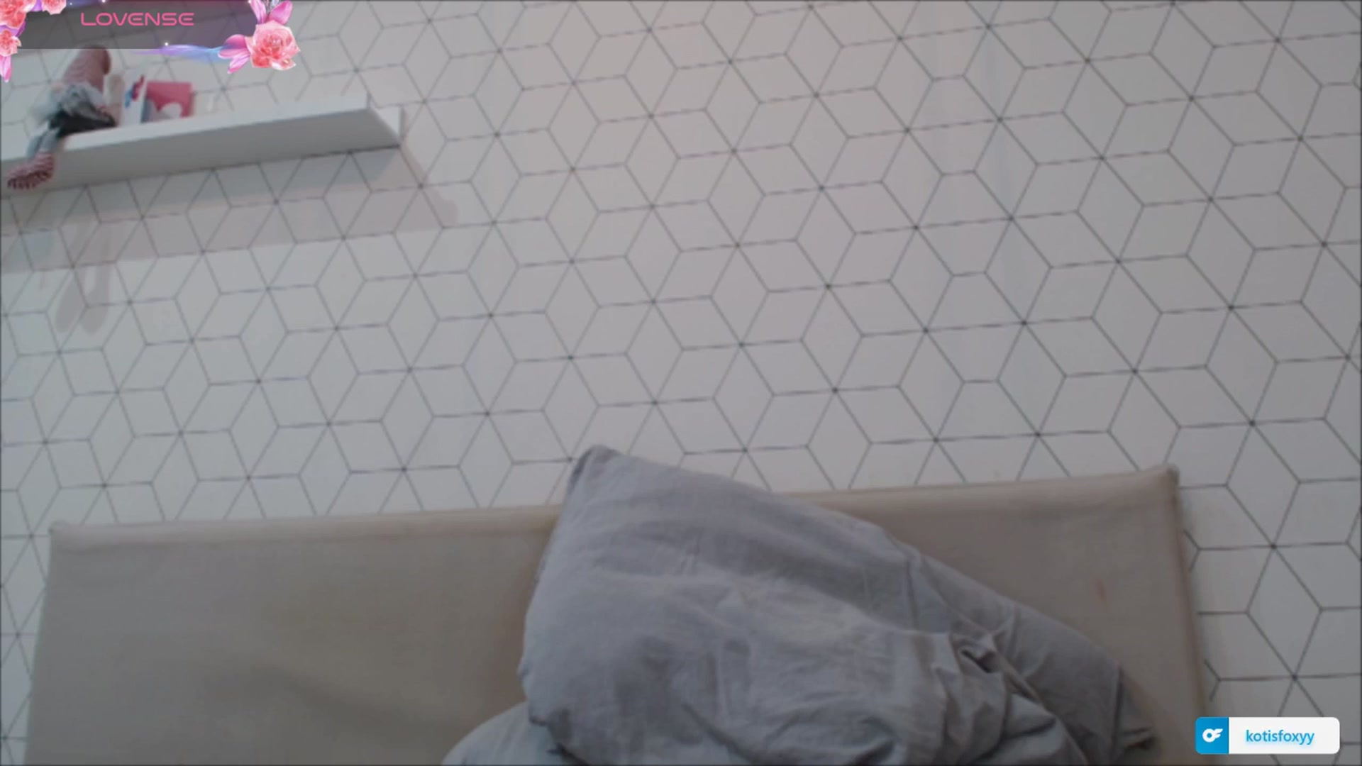 Gallery image thumbnail from KotisFoxy's myfreecams stream on, 04/29/2025, 22:24 image 14 of 20