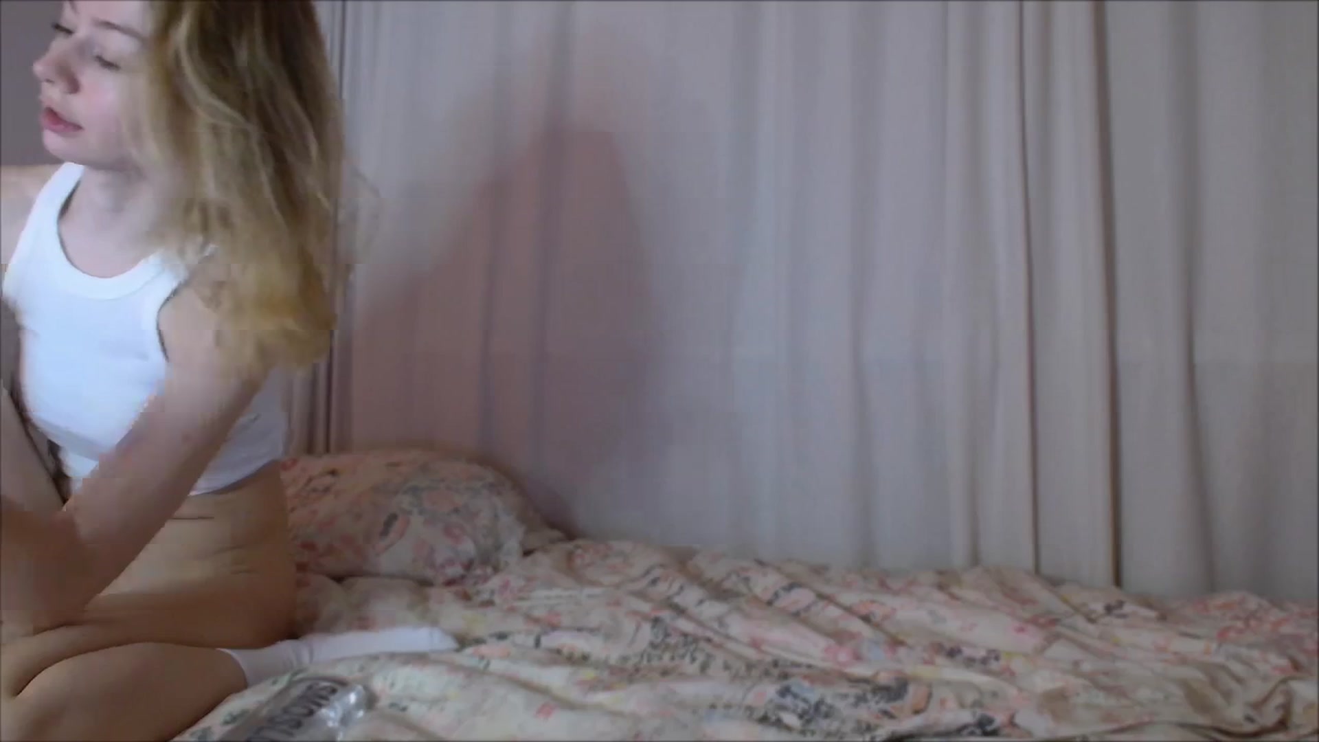 Gallery image thumbnail from KotisFoxy's myfreecams stream on, 05/04/2025, 23:21 image 2 of 20