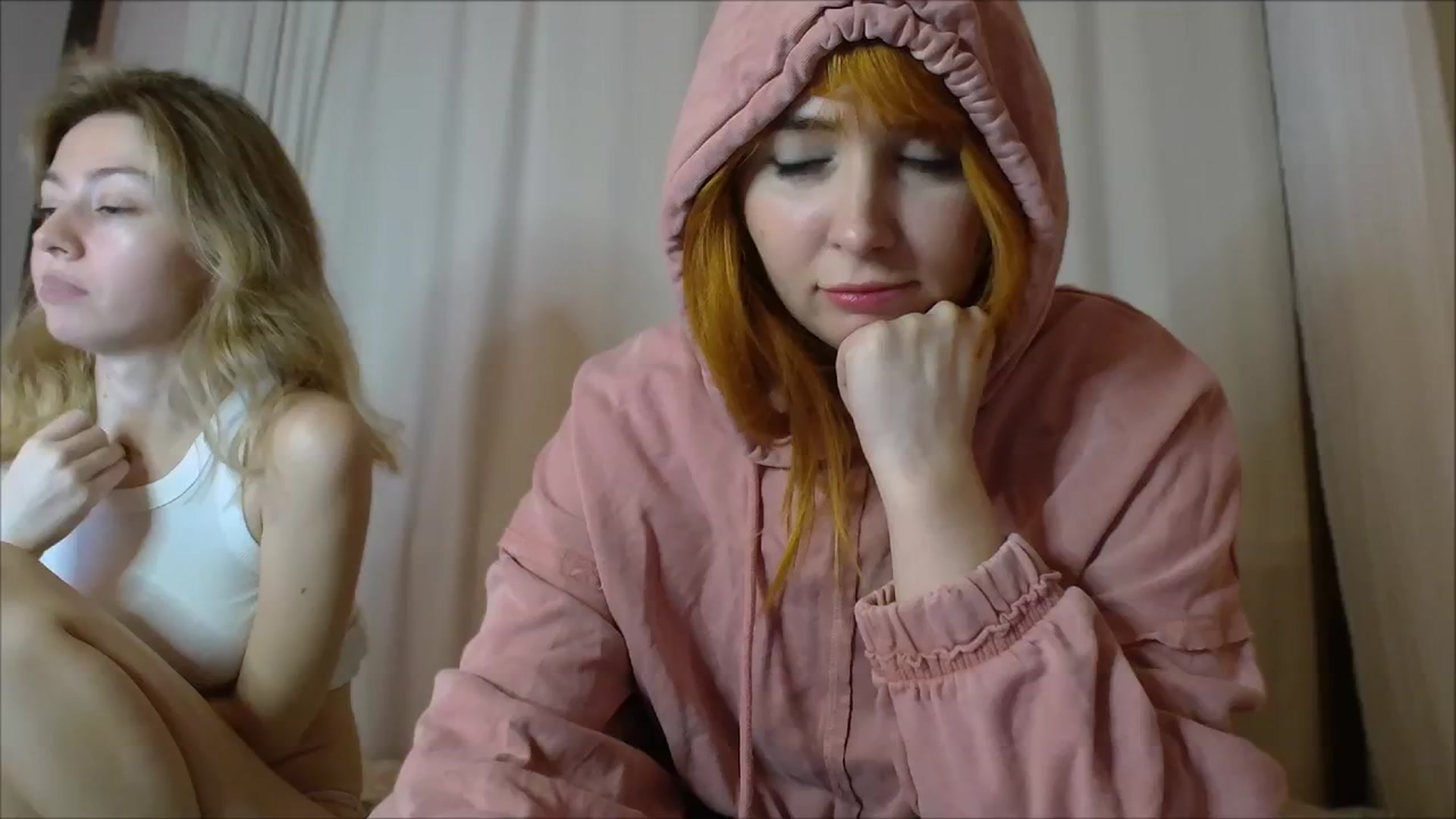 Gallery image thumbnail from KotisFoxy's myfreecams stream on, 05/05/2025, 24:00 image 5 of 20