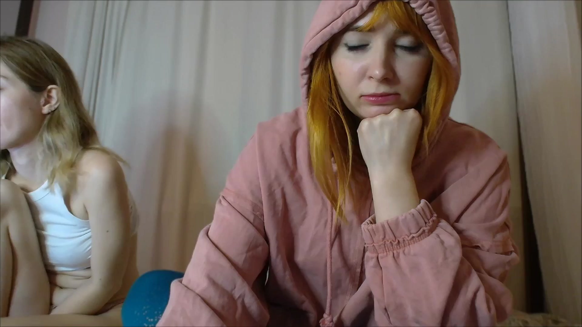 Gallery image thumbnail from KotisFoxy's myfreecams stream on, 05/05/2025, 24:00 image 16 of 20