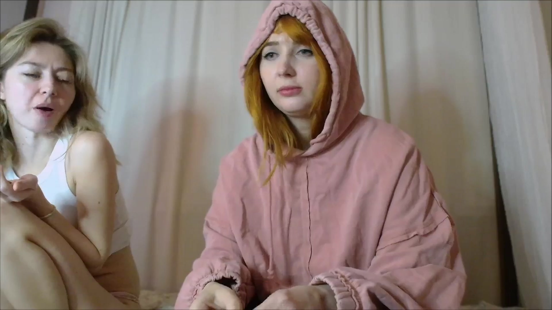 Gallery image thumbnail from KotisFoxy's myfreecams stream on, 05/05/2025, 24:00 image 3 of 20