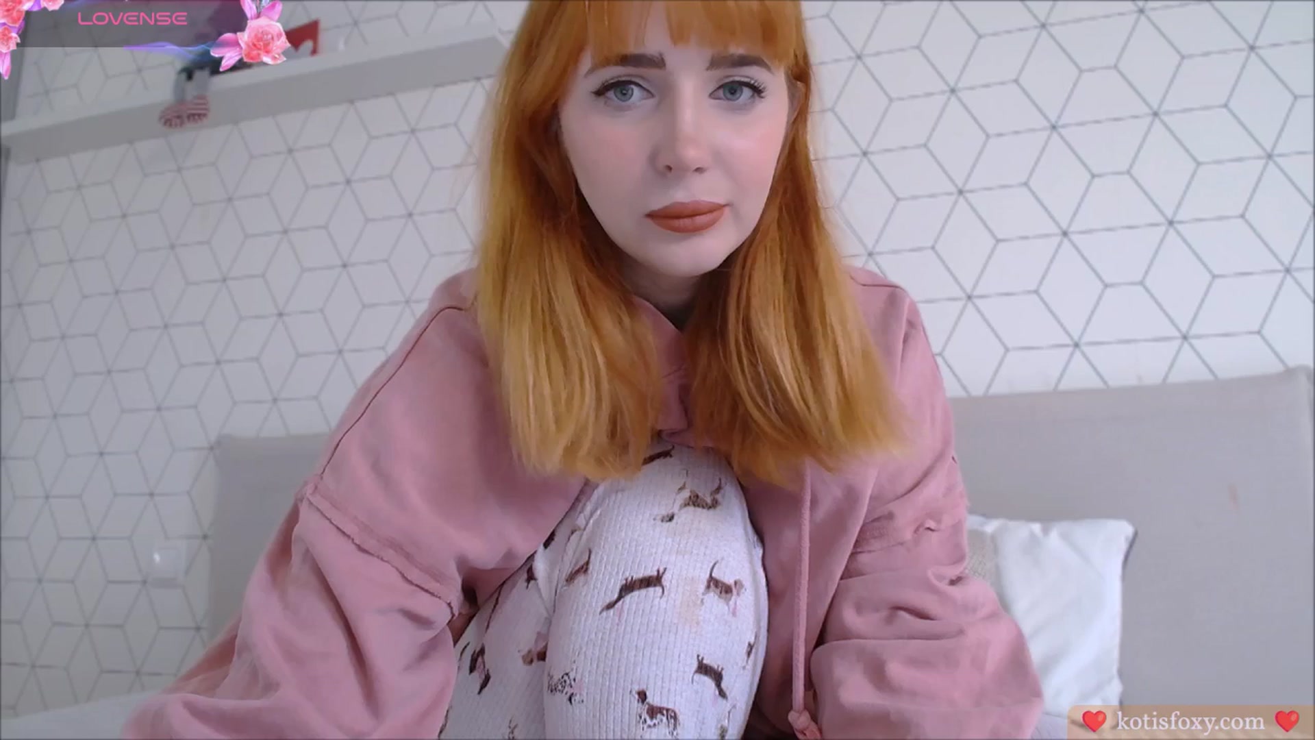 Gallery image thumbnail from KotisFoxy's myfreecams stream on, 05/09/2025, 15:43 image 17 of 20