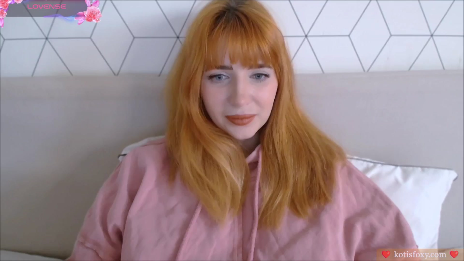 Gallery image thumbnail from KotisFoxy's myfreecams stream on, 05/09/2025, 15:43 image 5 of 20