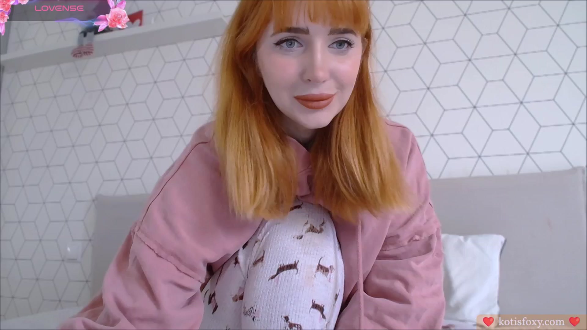 Gallery image thumbnail from KotisFoxy's myfreecams stream on, 05/09/2025, 15:43 image 18 of 20