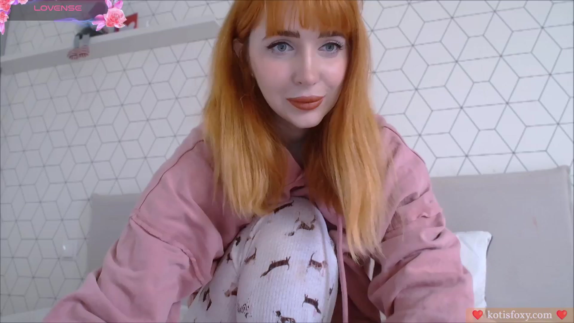 Gallery image thumbnail from KotisFoxy's myfreecams stream on, 05/09/2025, 15:43 image 20 of 20