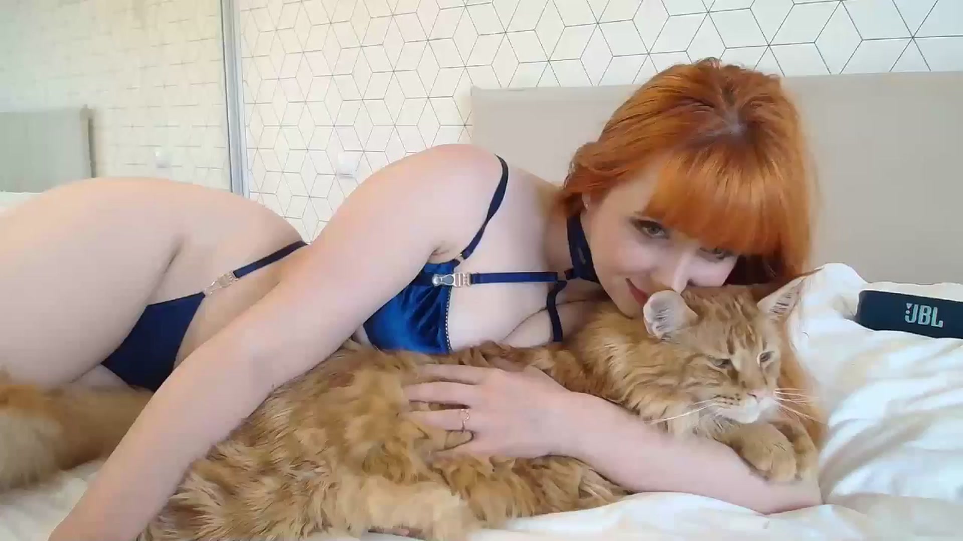Gallery image thumbnail from KotisFoxy's myfreecams stream on, 05/24/2025, 16:38 image 7 of 20
