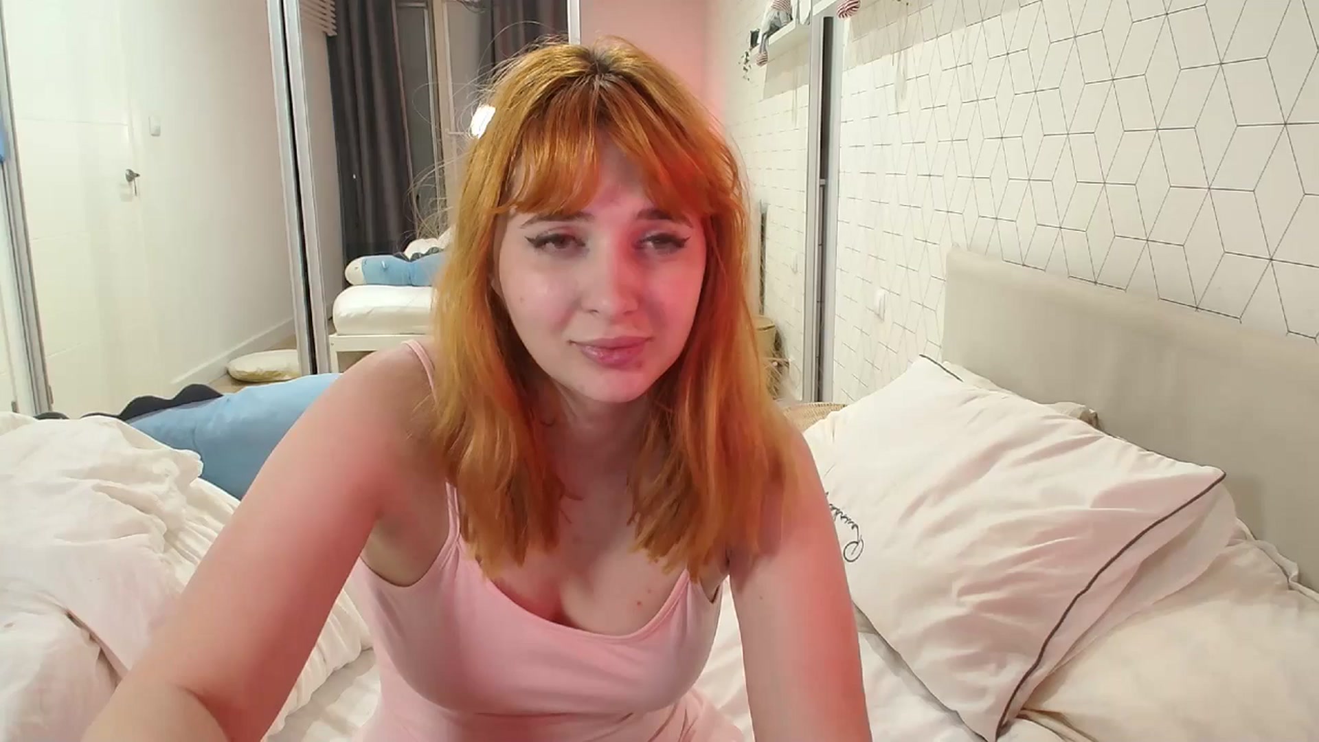 Gallery image thumbnail from KotisFoxy's myfreecams stream on, 06/10/2025, 22:28 image 13 of 20