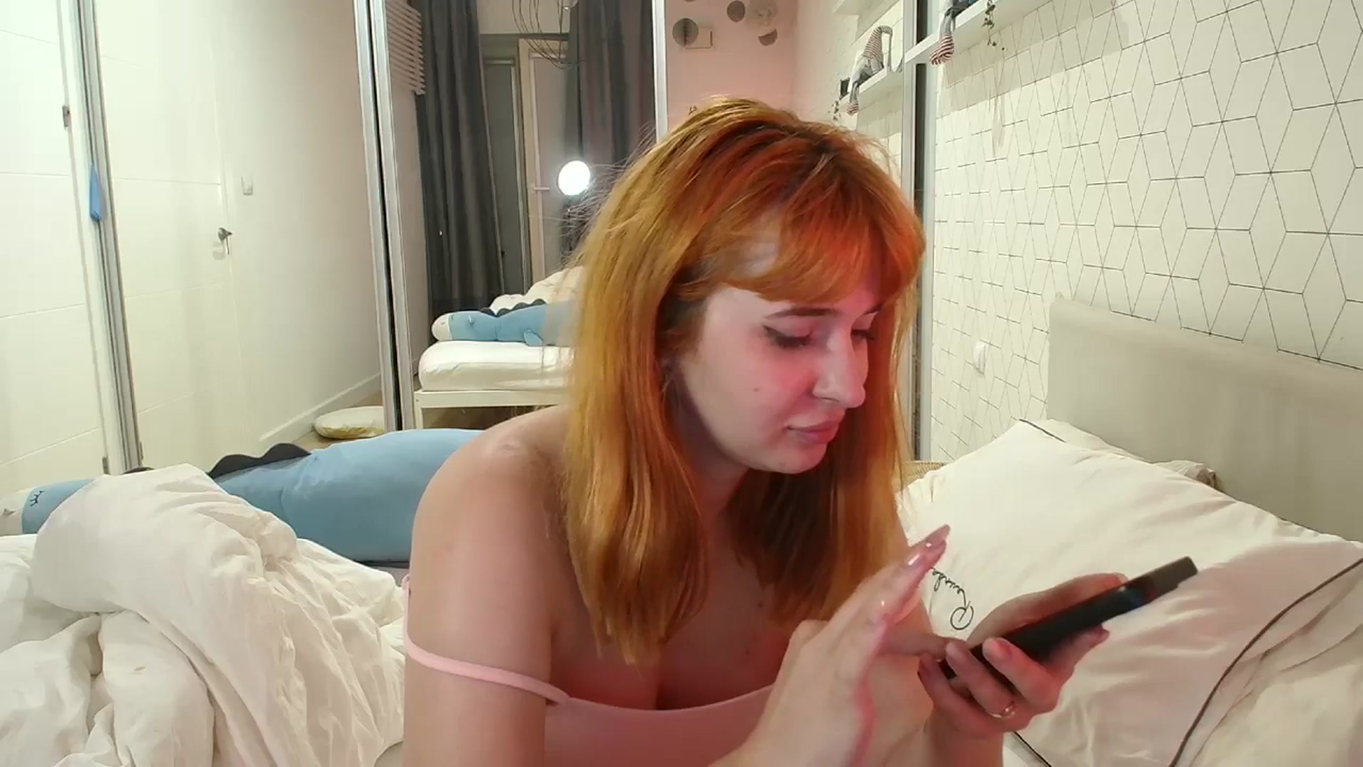 Gallery image thumbnail from KotisFoxy's myfreecams stream on, 06/10/2025, 22:28 image 19 of 20