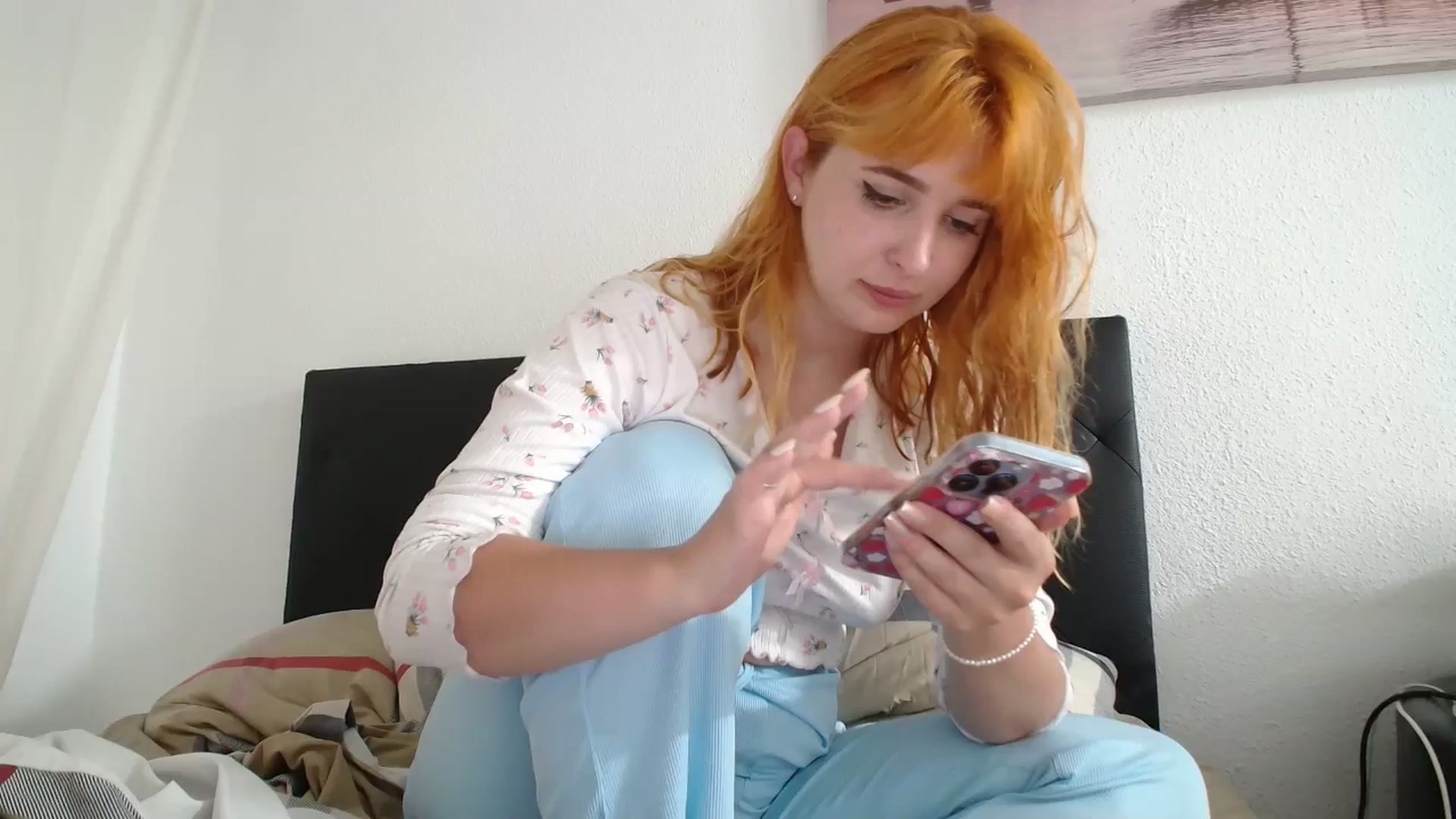 Gallery image thumbnail from KotisFoxy's myfreecams stream on, 08/01/2025, 19:41 image 1 of 20