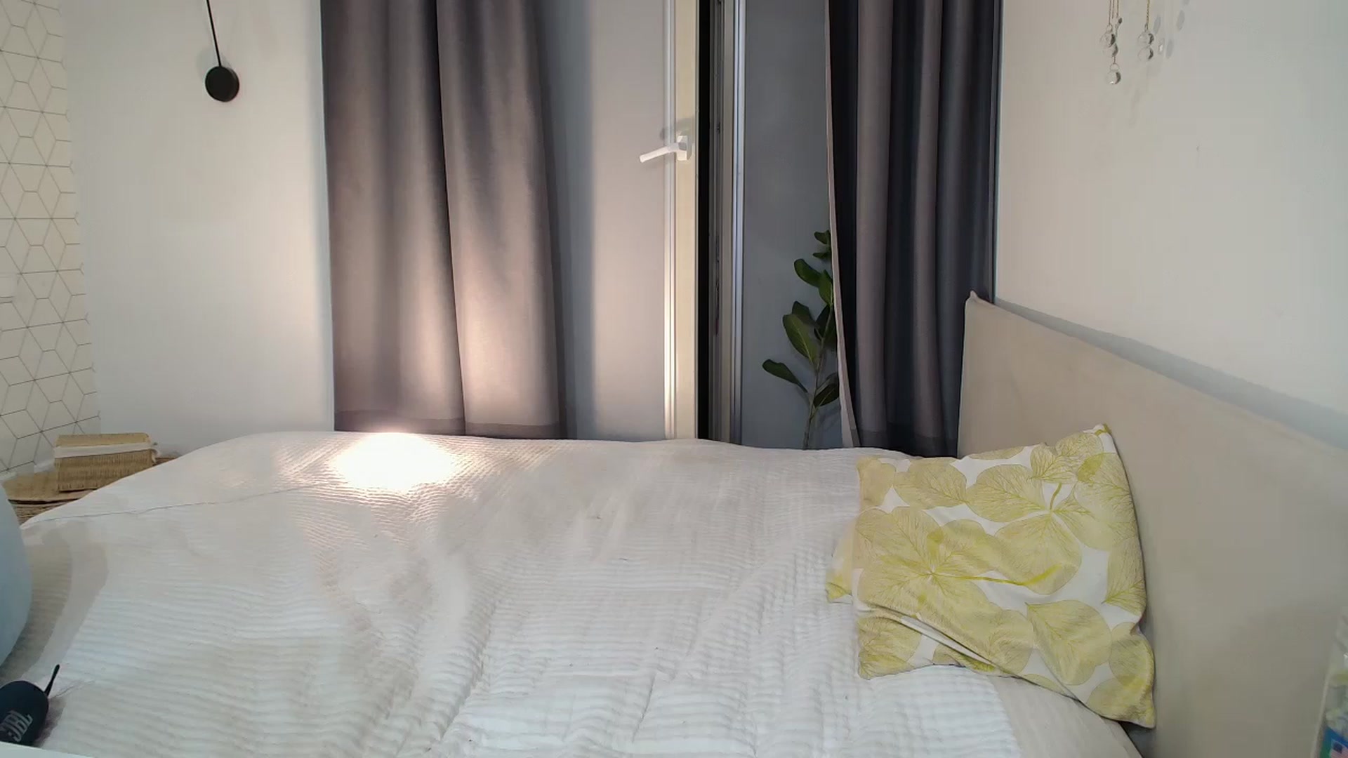 Gallery image thumbnail from KotisFoxy's myfreecams stream on, 08/15/2025, 20:18 image 13 of 20