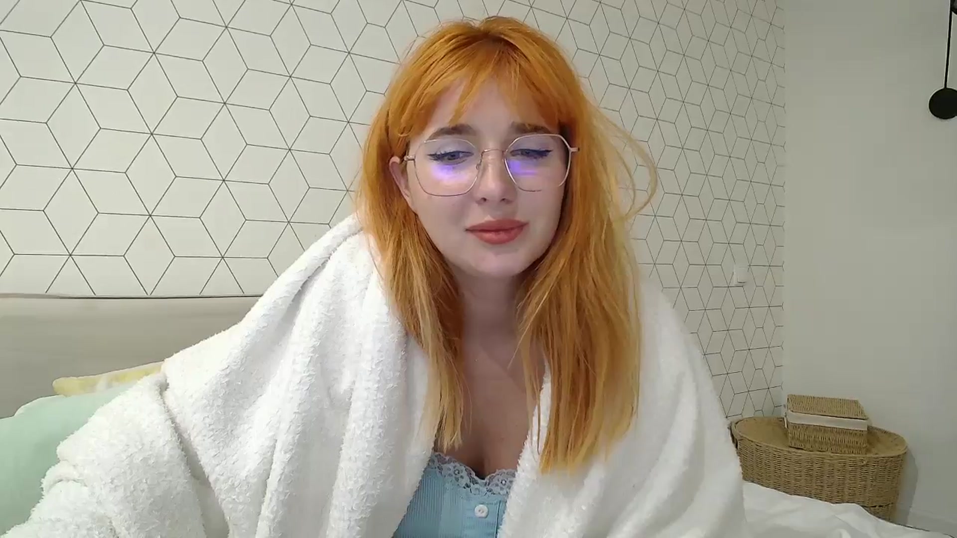 Gallery image thumbnail from KotisFoxy's myfreecams stream on, 09/10/2025, 23:14 image 10 of 20