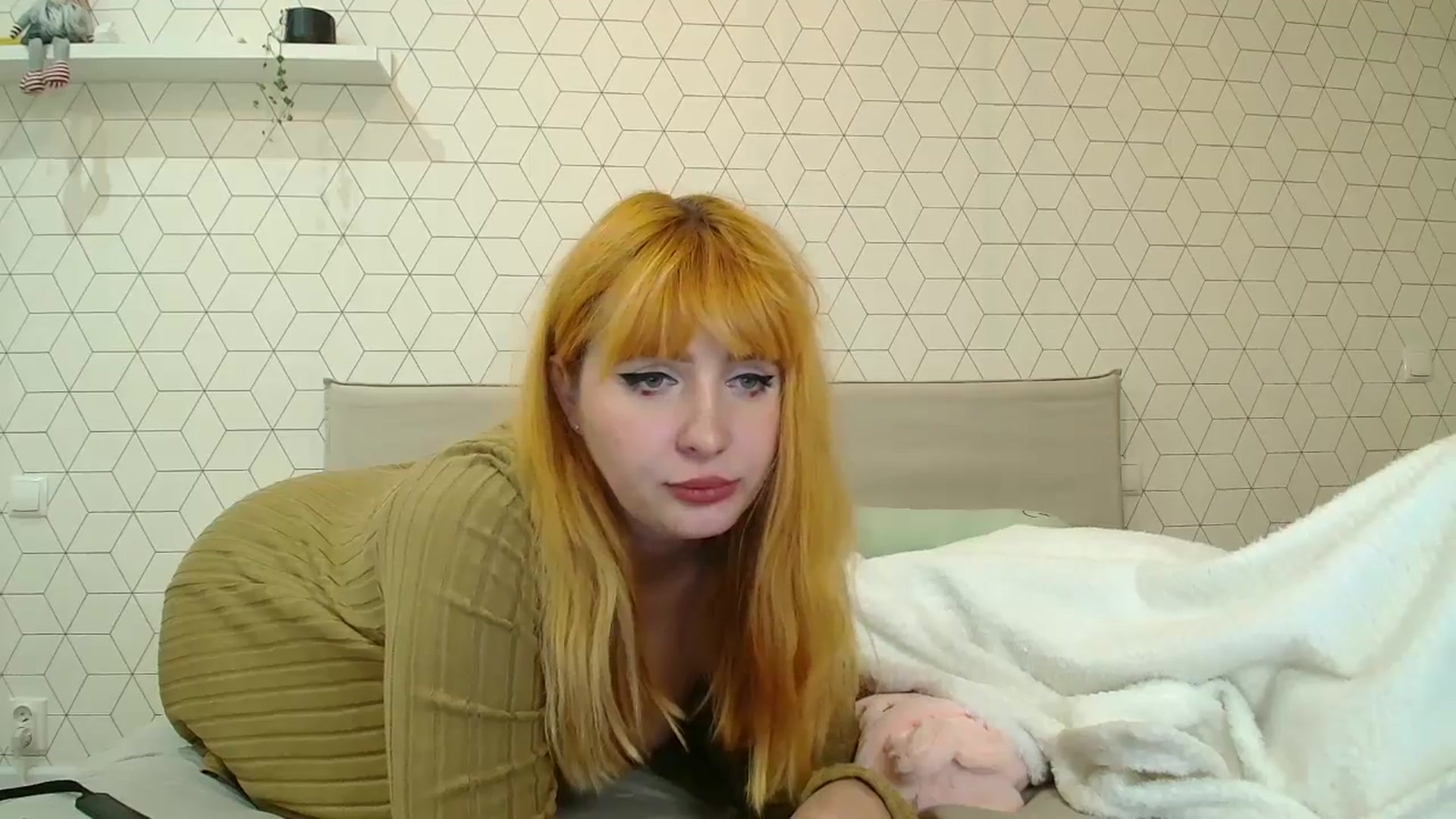 Gallery image thumbnail from KotisFoxy's myfreecams stream on, 09/26/2025, 20:45 image 13 of 20