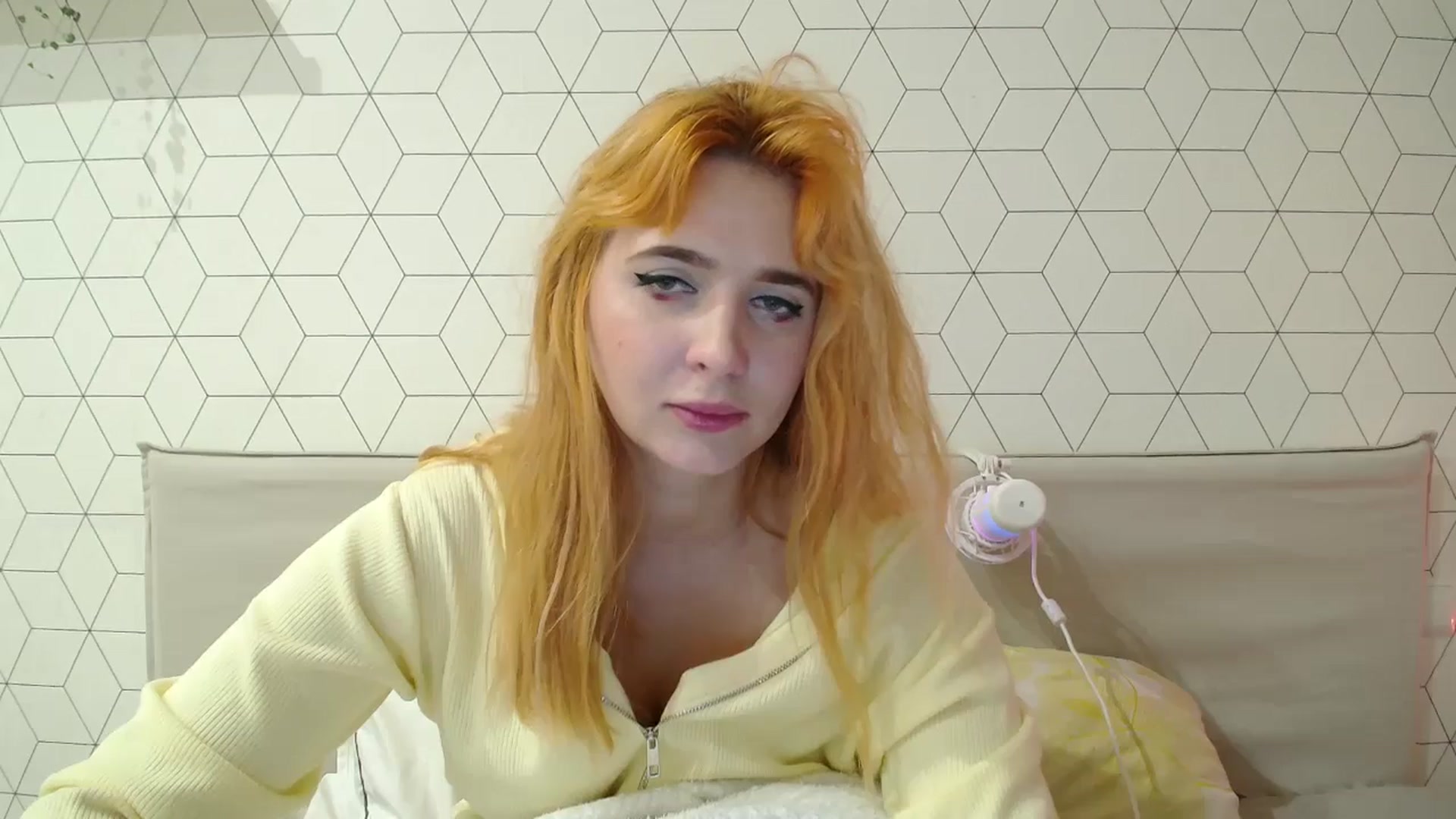 Gallery image thumbnail from KotisFoxy's myfreecams stream on, 09/28/2025, 17:06 image 20 of 20