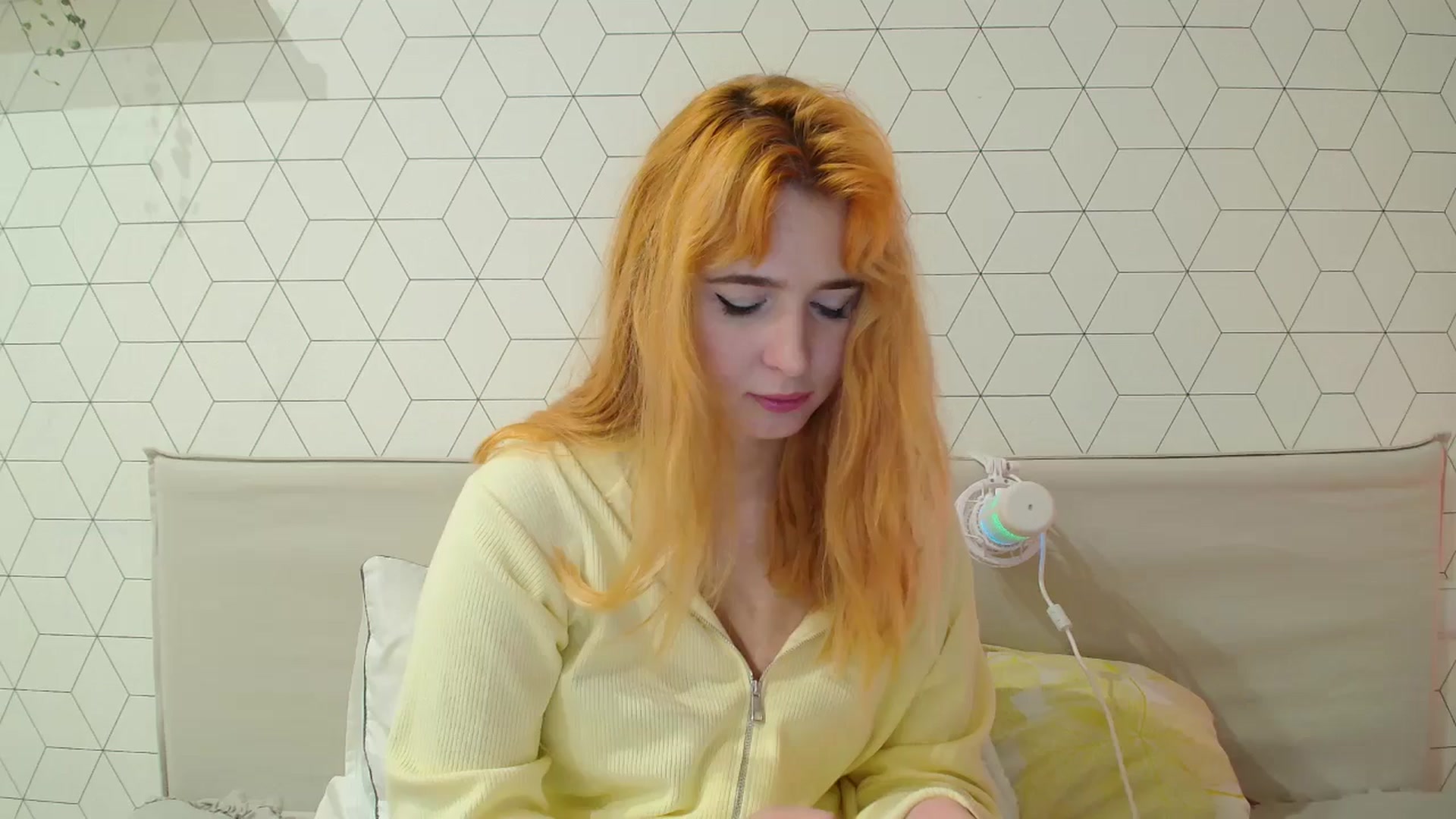 Gallery image thumbnail from KotisFoxy's myfreecams stream on, 09/28/2025, 17:06 image 19 of 20