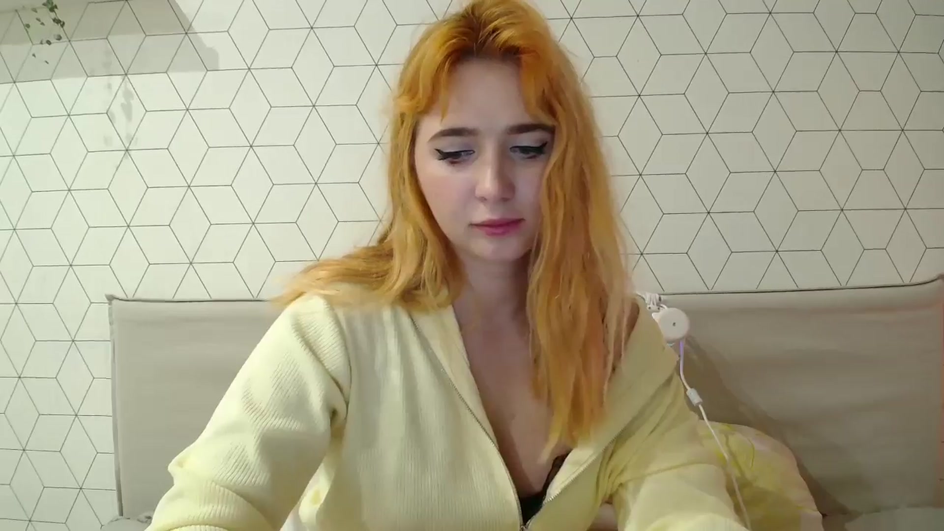 Gallery image thumbnail from KotisFoxy's myfreecams stream on, 09/28/2025, 17:31 image 2 of 20