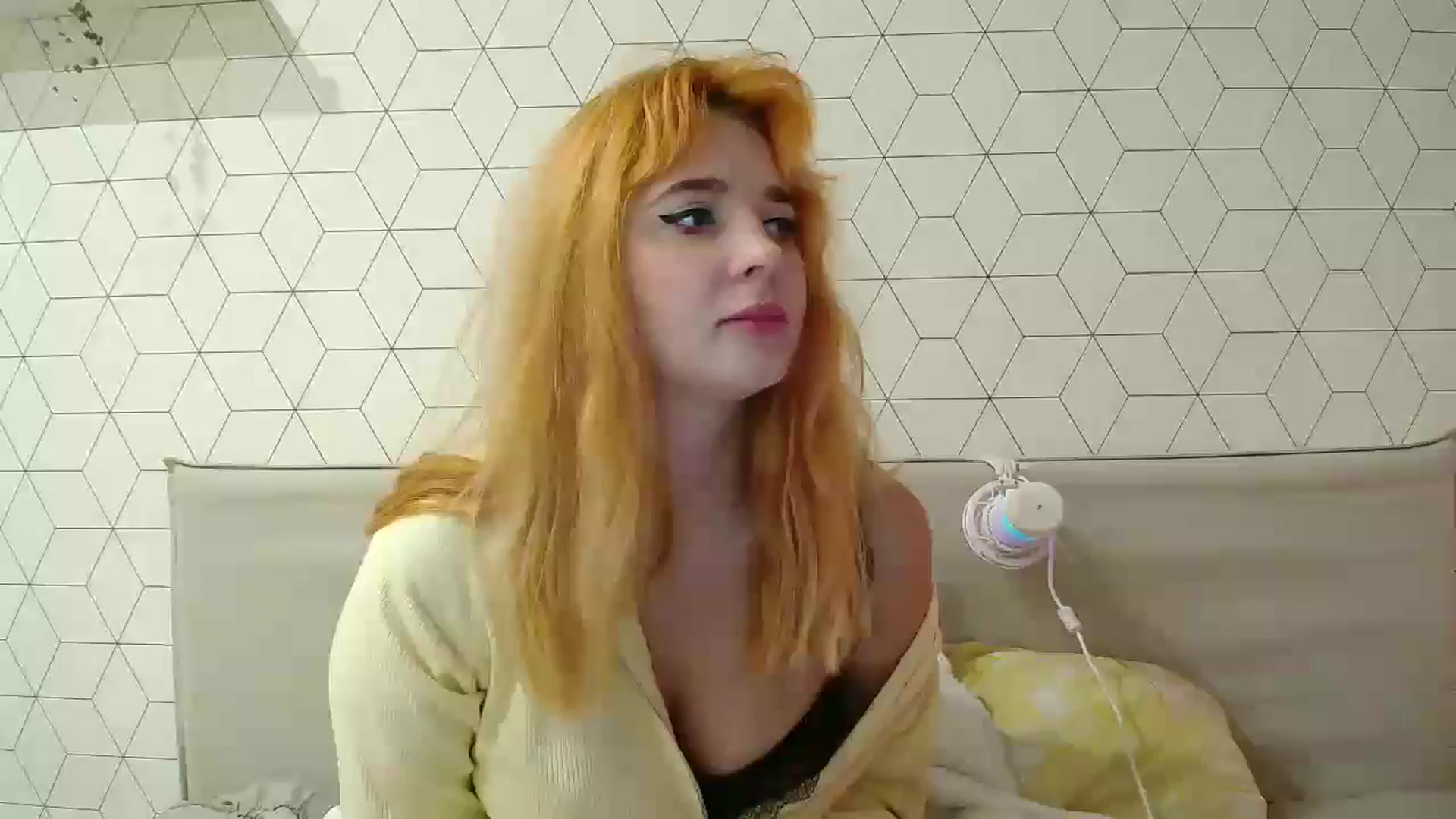 Gallery image thumbnail from KotisFoxy's myfreecams stream on, 09/28/2025, 17:31 image 3 of 20