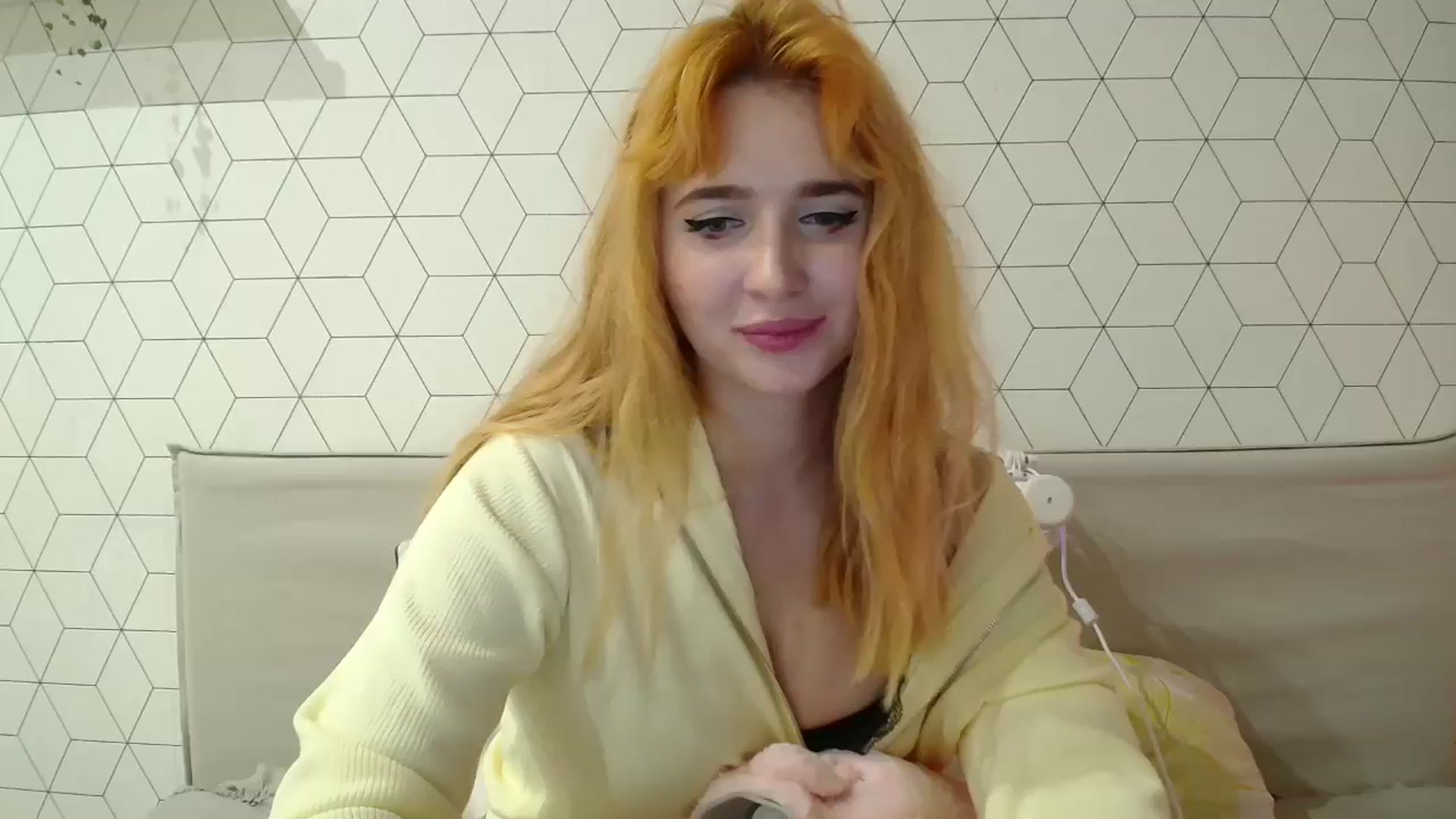 Gallery image thumbnail from KotisFoxy's myfreecams stream on, 09/28/2025, 17:31 image 1 of 20
