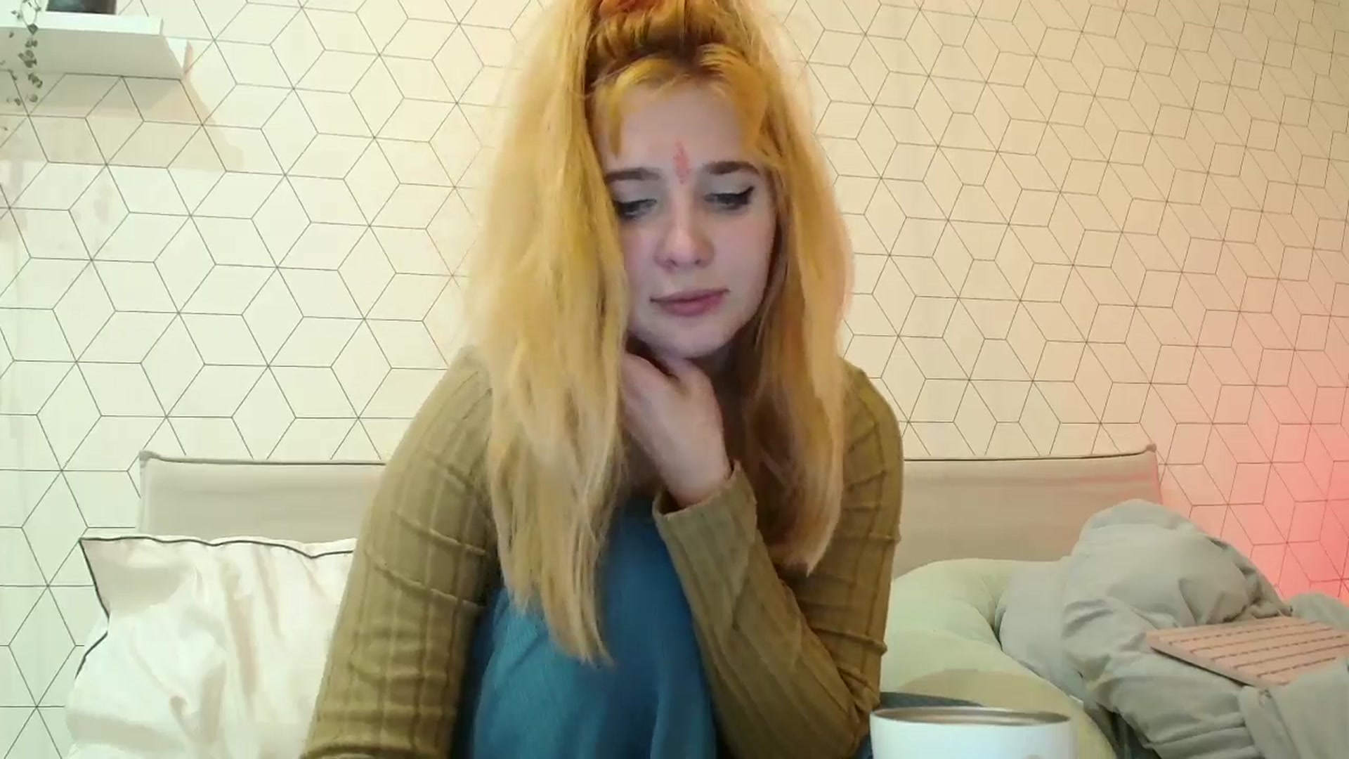 Gallery image thumbnail from KotisFoxy's myfreecams stream on, 09/30/2025, 19:38 image 18 of 20