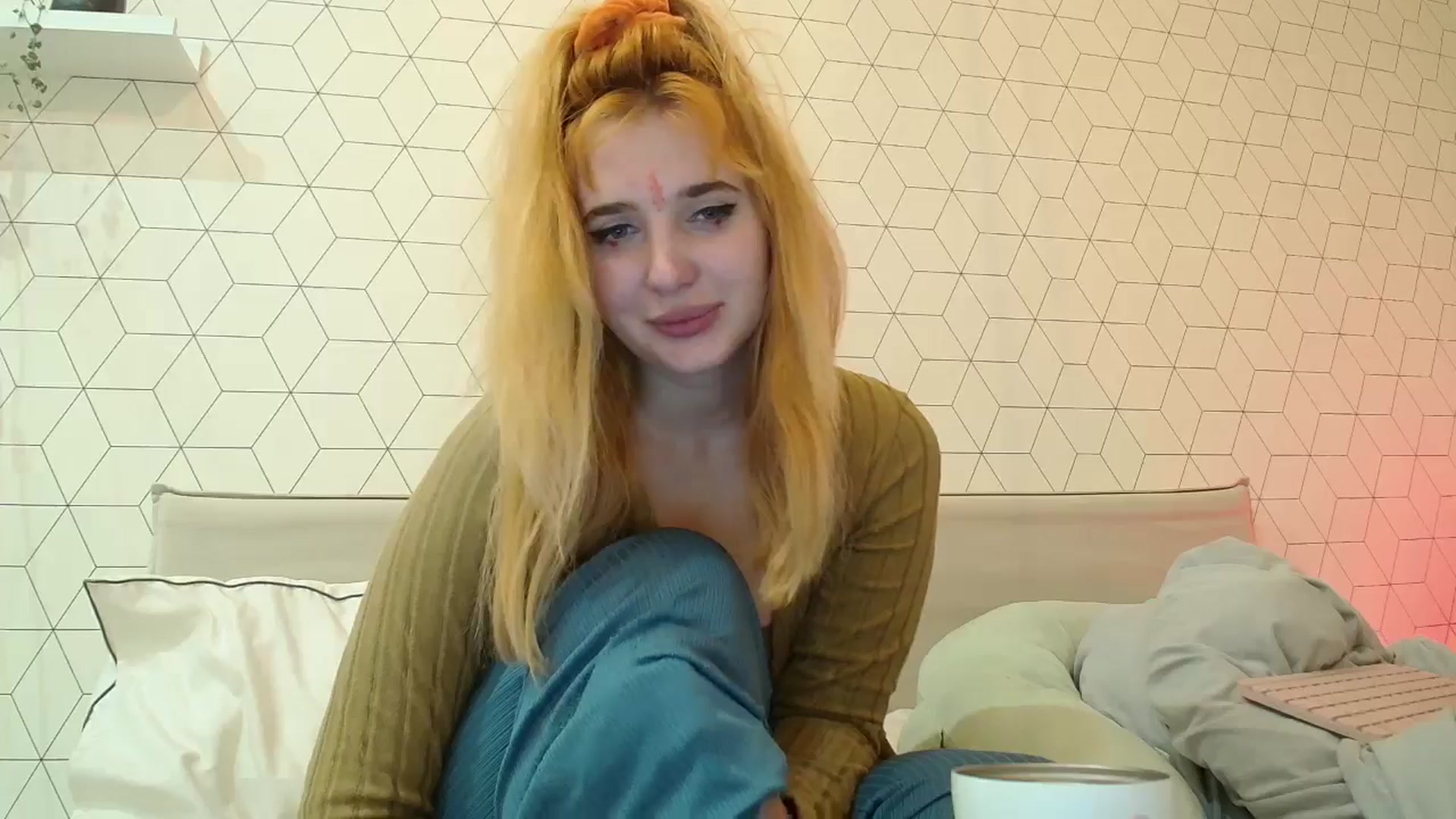 Gallery image thumbnail from KotisFoxy's myfreecams stream on, 09/30/2025, 19:38 image 19 of 20