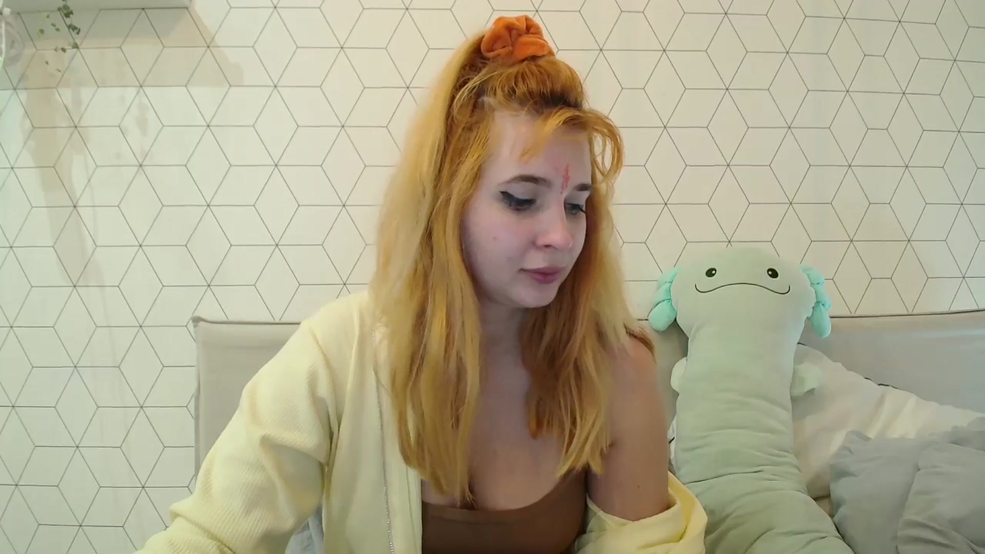Gallery image thumbnail from KotisFoxy's myfreecams stream on, 09/30/2025, 19:38 image 9 of 20