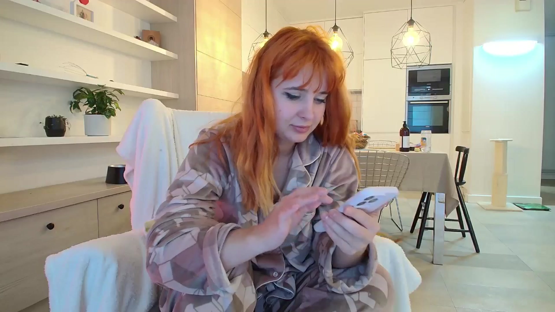 Gallery image thumbnail from KotisFoxy's myfreecams stream on, 10/04/2025, 15:37 image 17 of 20