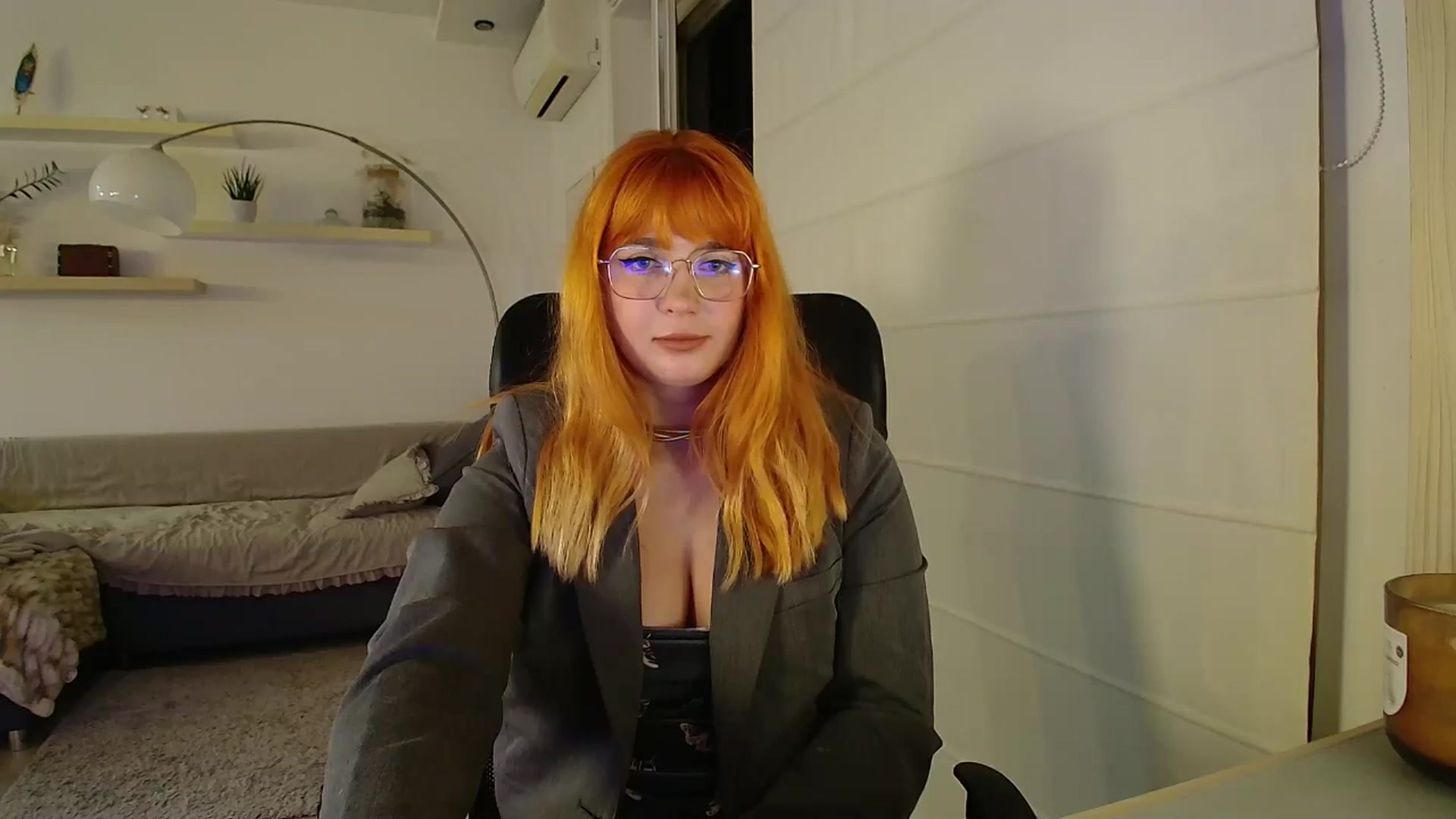 Gallery image thumbnail from KotisFoxy's myfreecams stream on, 10/08/2025, 03:16 image 17 of 20