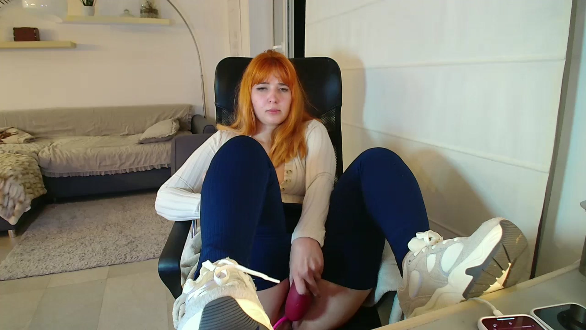Gallery image thumbnail from KotisFoxy's myfreecams stream on, 10/08/2025, 22:58 image 17 of 20