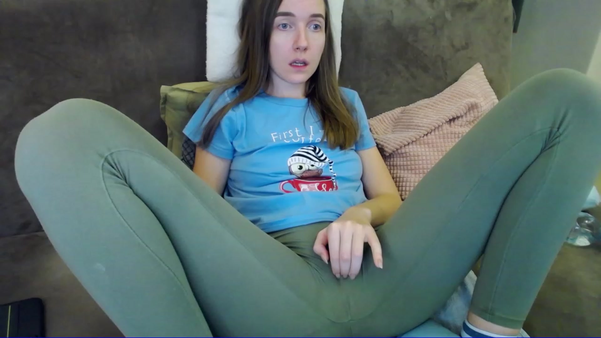 Gallery image thumbnail from Kozerog20's myfreecams stream on, 11/17/2022, 15:22 image 15 of 20