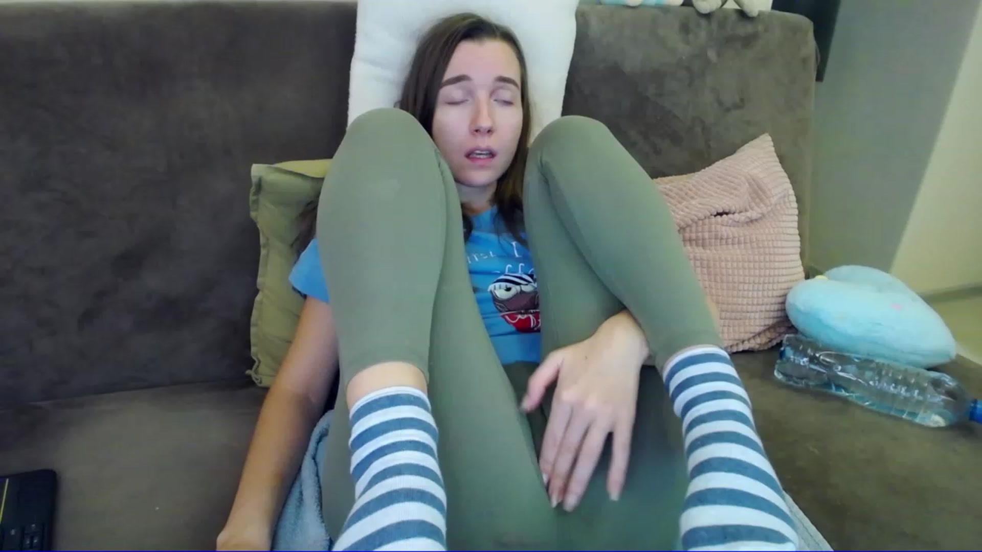 Gallery image thumbnail from Kozerog20's myfreecams stream on, 11/17/2022, 15:22 image 4 of 20