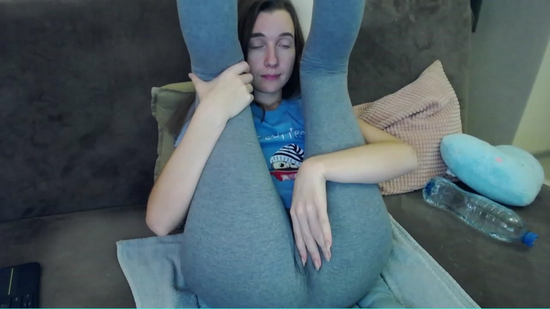 Gallery image thumbnail from Kozerog20's myfreecams stream on, 11/18/2022, 12:34 image 18 of 20