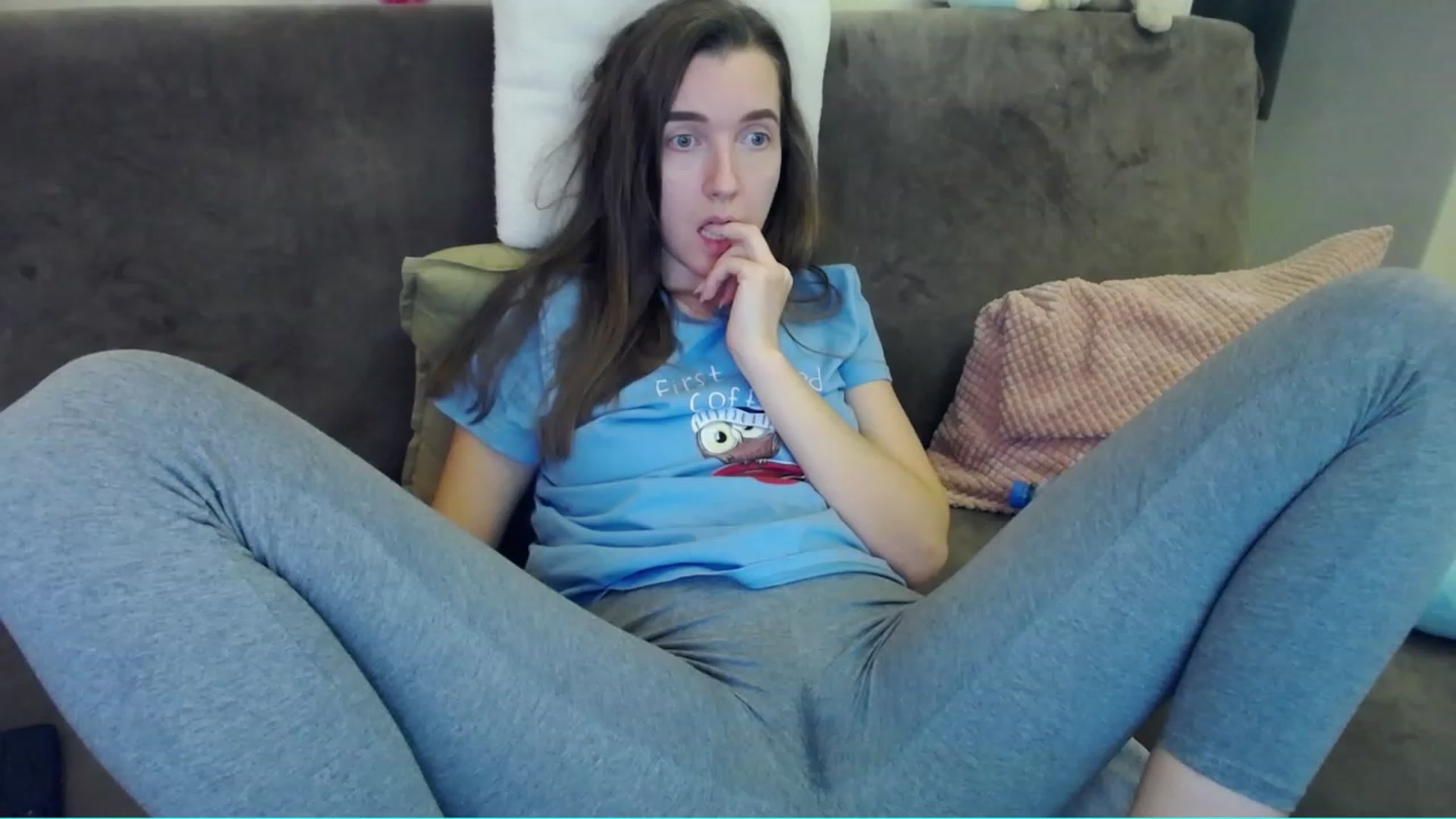 Gallery image thumbnail from Kozerog20's myfreecams stream on, 11/28/2022, 13:59 image 15 of 20