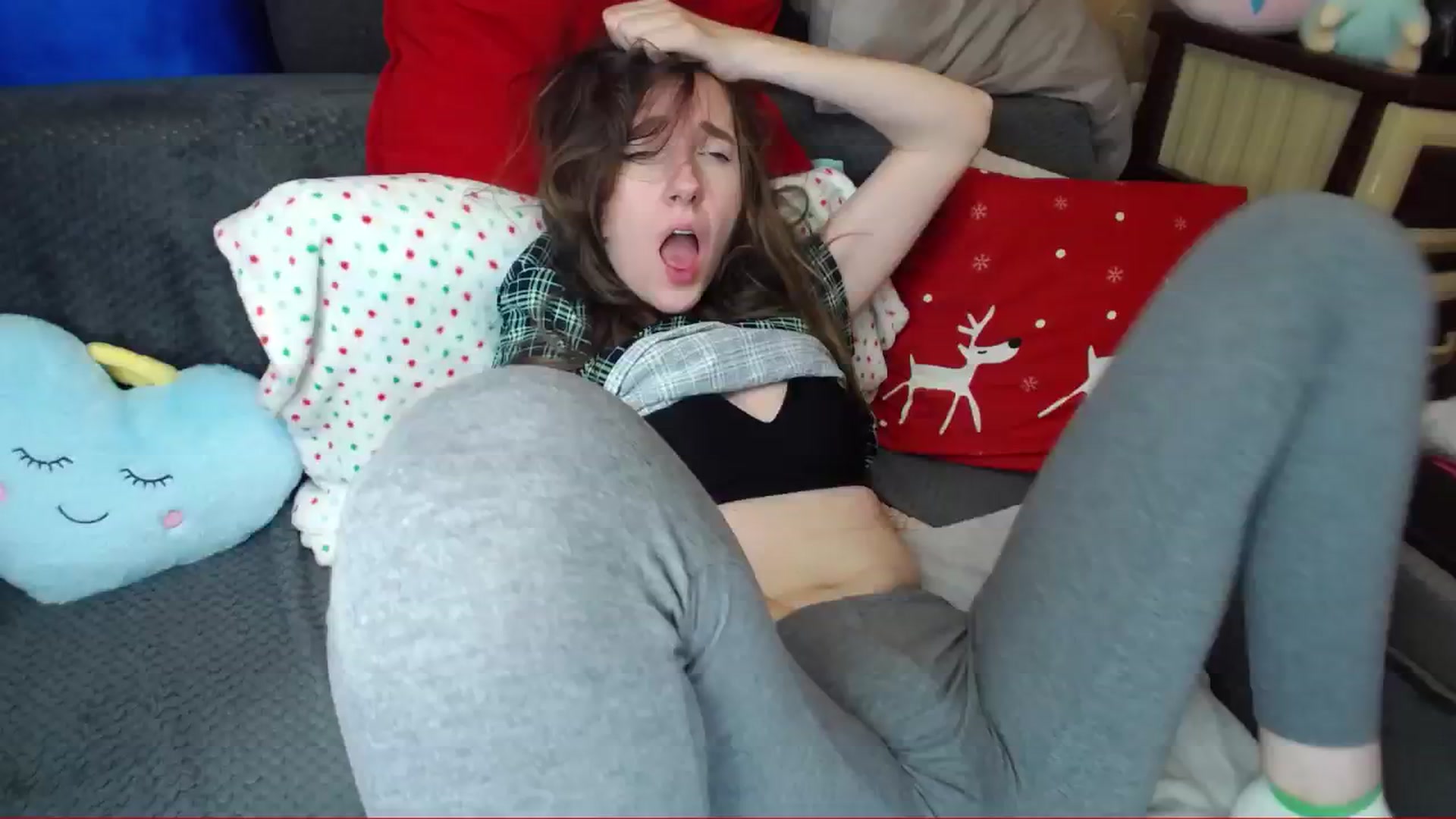 Gallery image thumbnail from Kozerog20's myfreecams stream on, 12/26/2024, 16:12 image 14 of 20