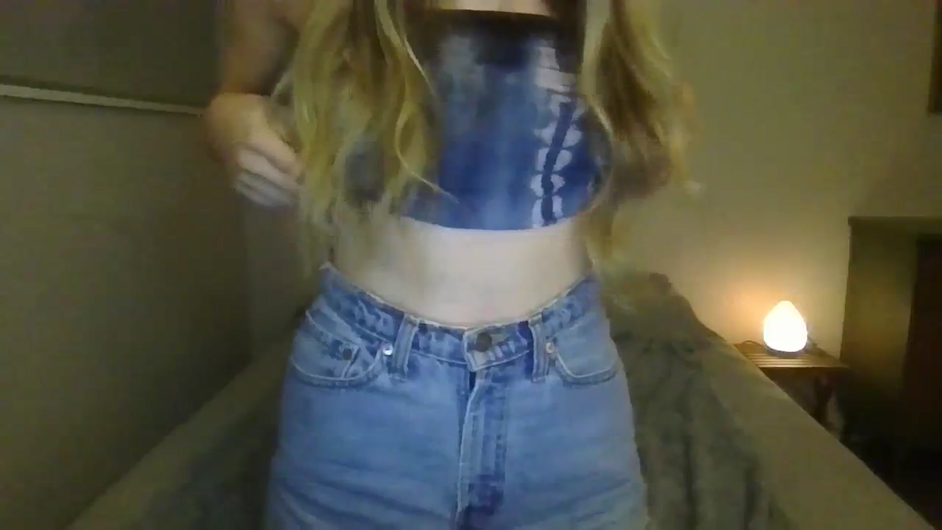 Gallery image thumbnail from KrisKisses's myfreecams stream on, 10/22/2023, 02:33 image 7 of 20