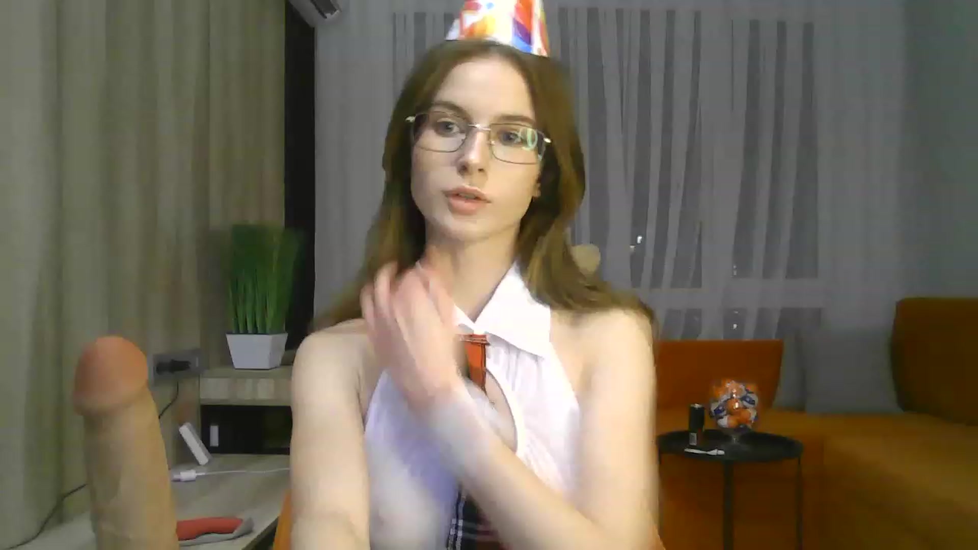 Gallery image thumbnail from Kris_gray's myfreecams stream on, 04/20/2023, 17:54 image 12 of 20