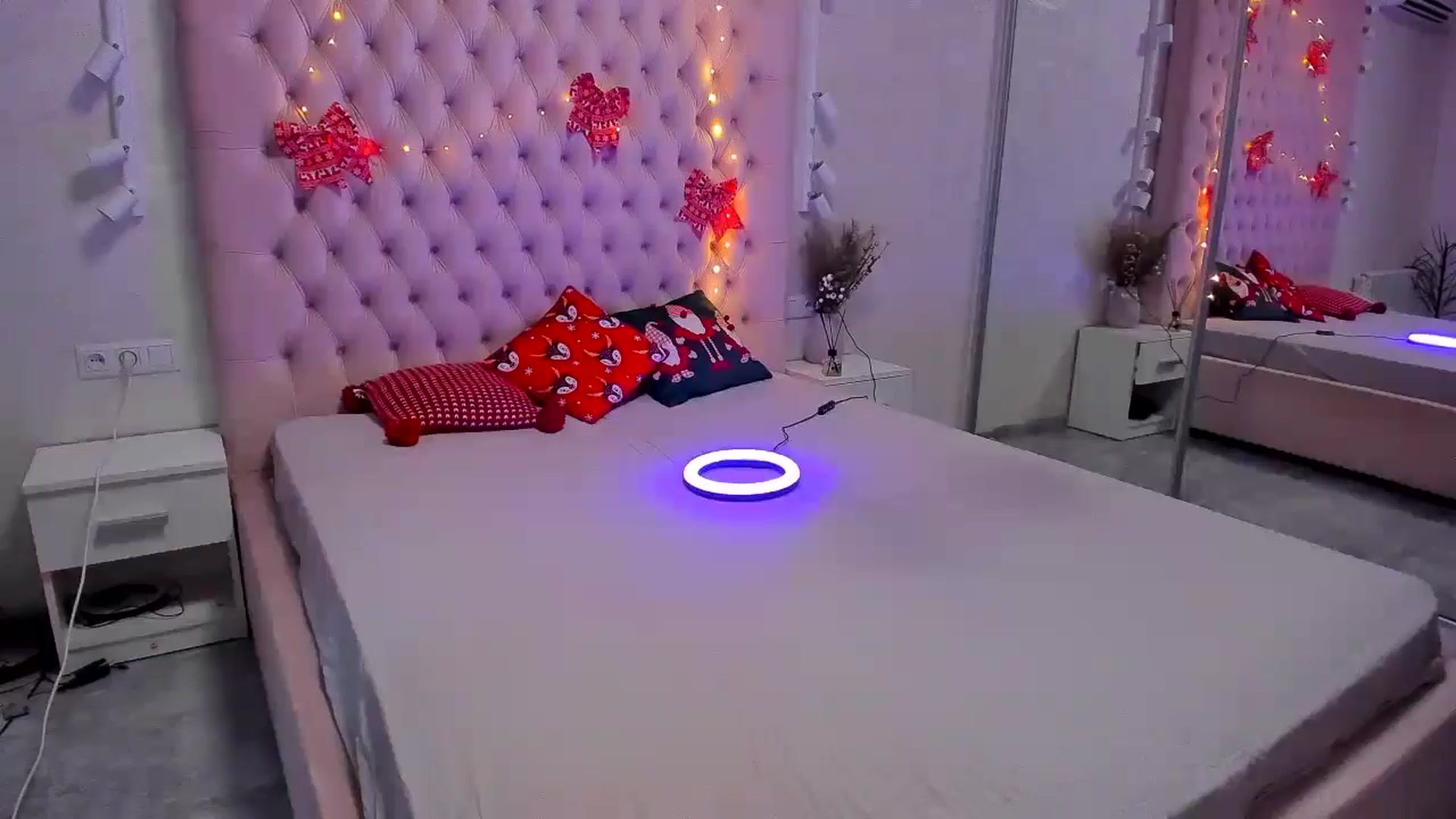 Gallery image thumbnail from Krismas's myfreecams stream on, 12/11/2024, 13:07 image 9 of 20