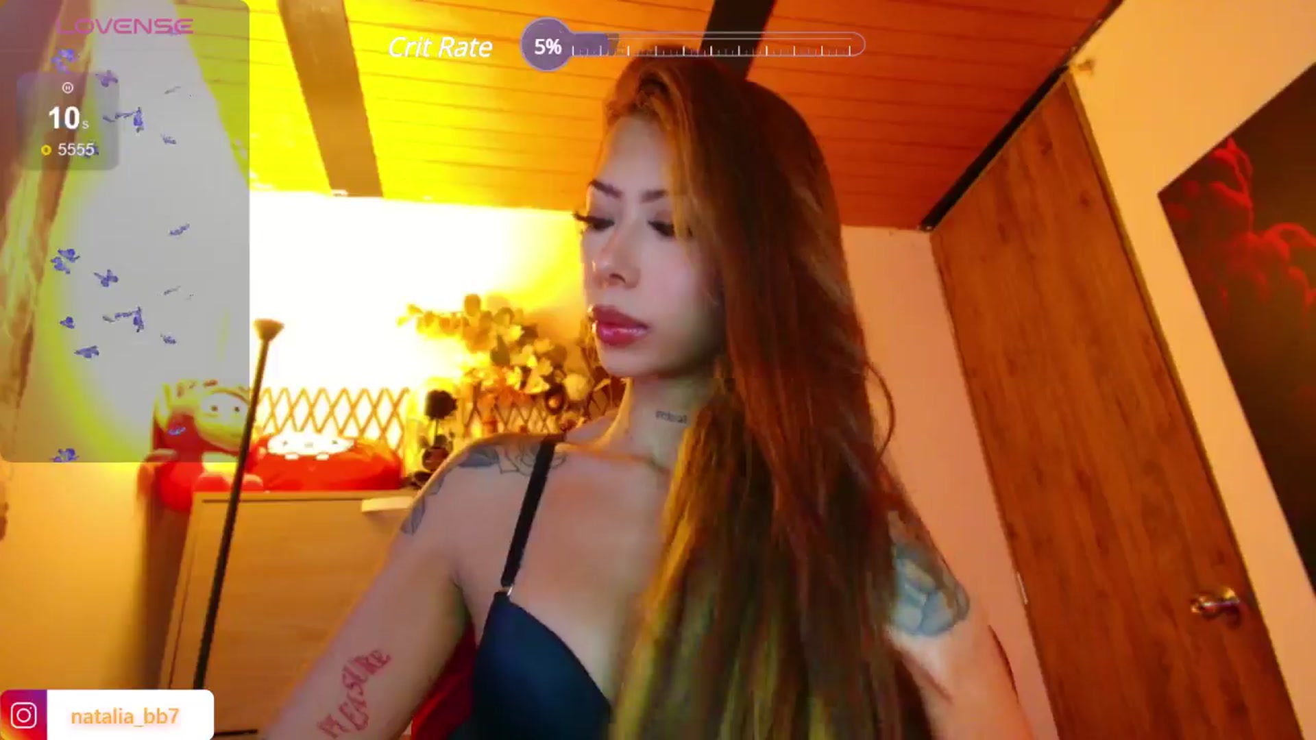 Gallery image thumbnail from Kriss_Luna's myfreecams stream on, 06/19/2024, 06:28 image 6 of 20