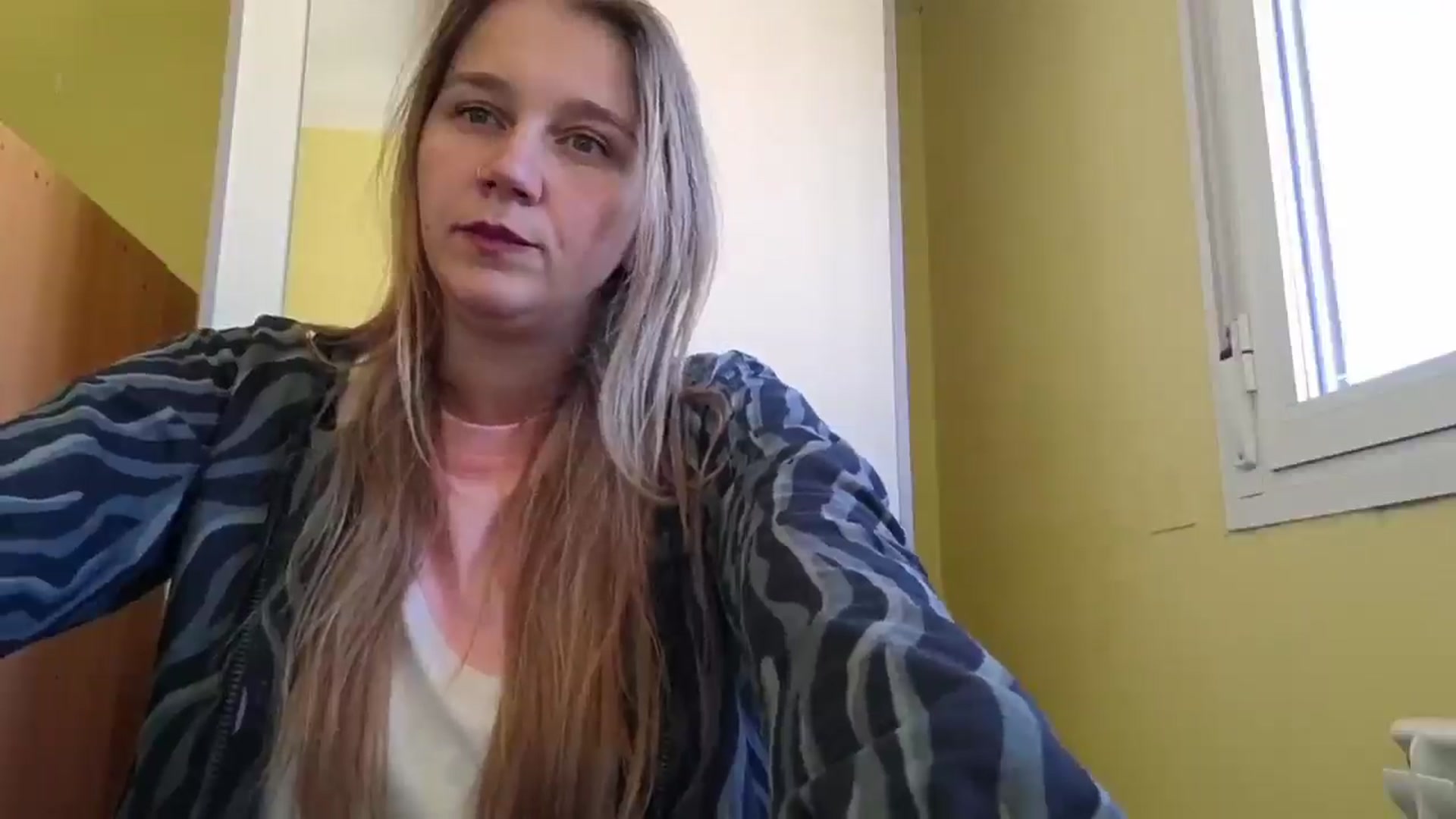 Gallery image thumbnail from KrisssKiss1's myfreecams stream on, 03/12/2026, 14:58 image 10 of 20