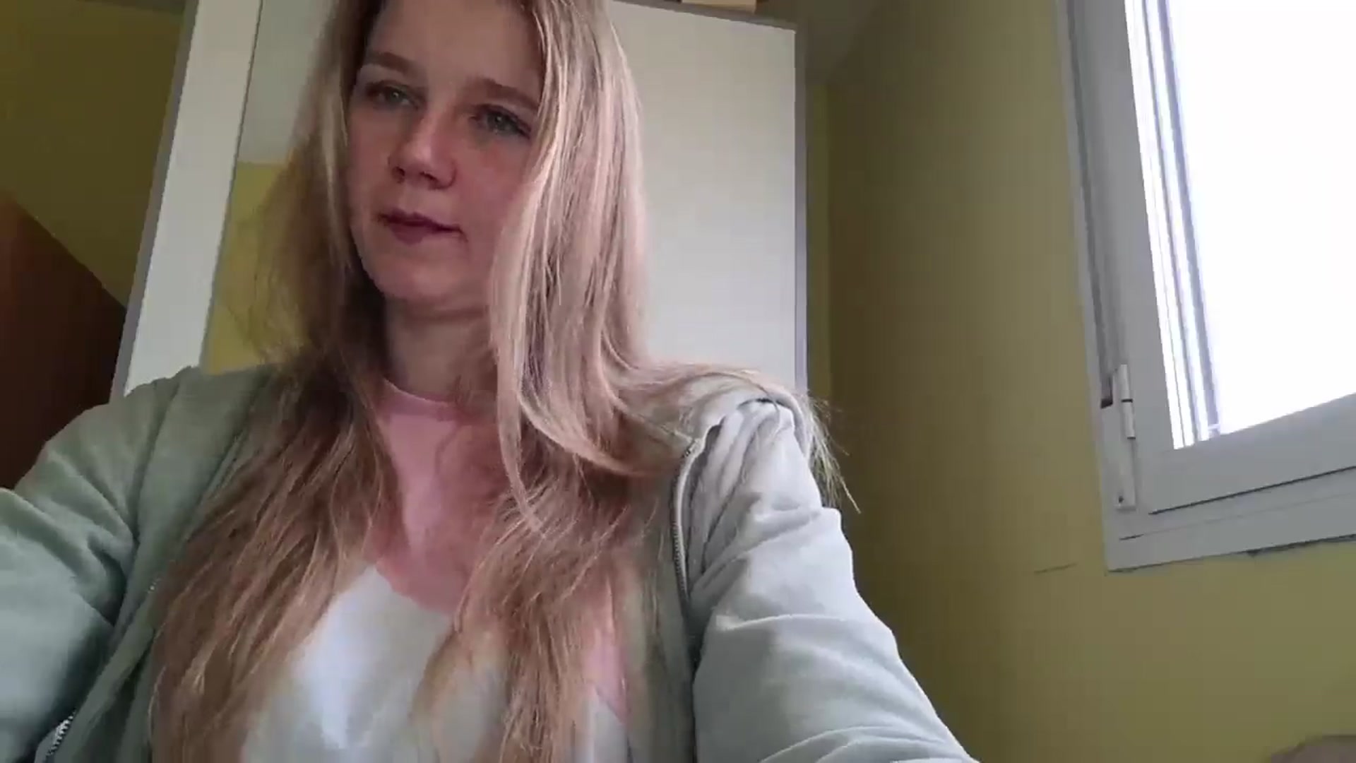 Gallery image thumbnail from KrisssKiss1's myfreecams stream on, 03/19/2026, 13:33 image 2 of 20