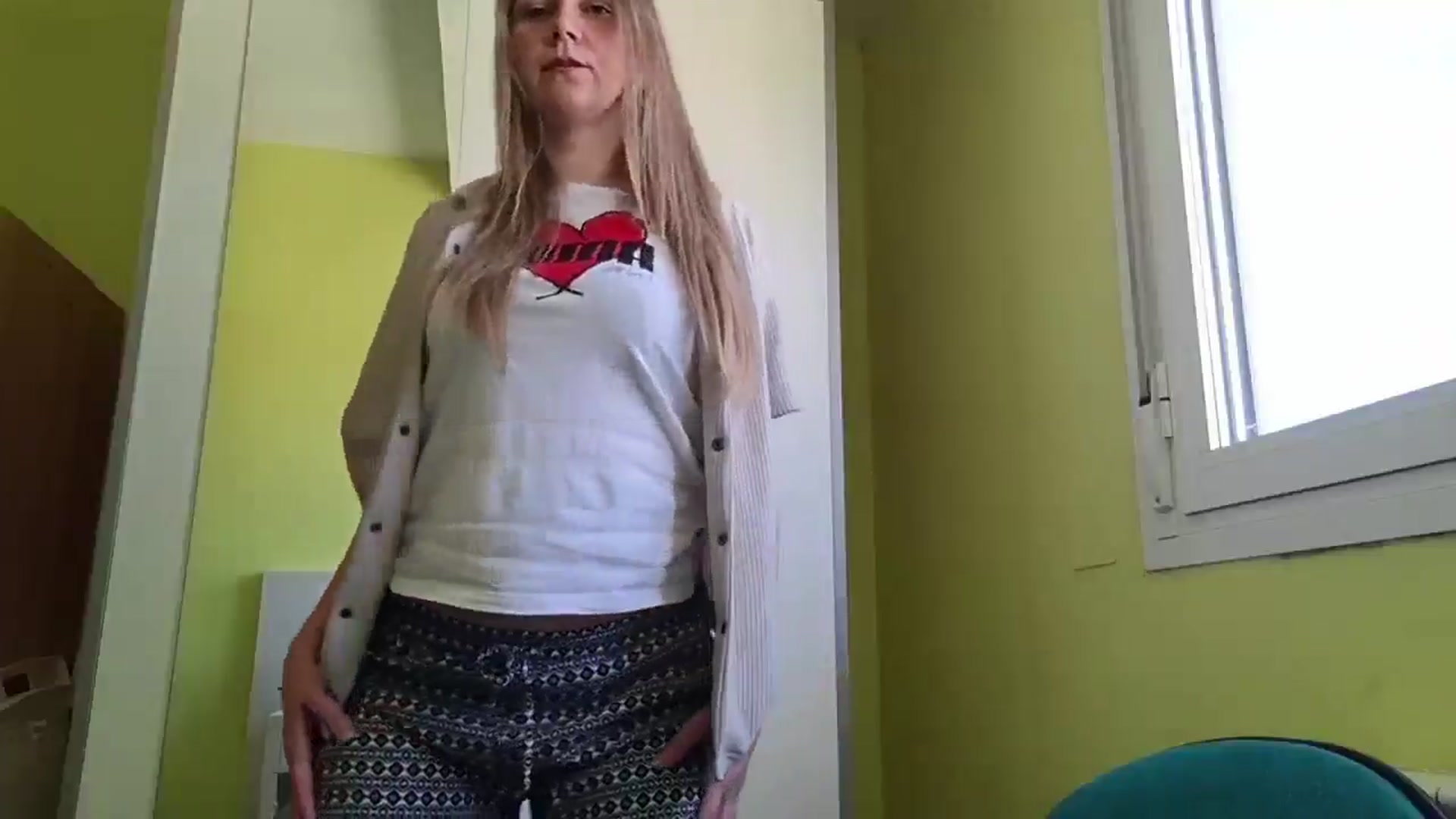 Gallery image thumbnail from KrisssKiss1's myfreecams stream on, 03/27/2026, 14:39 image 11 of 20