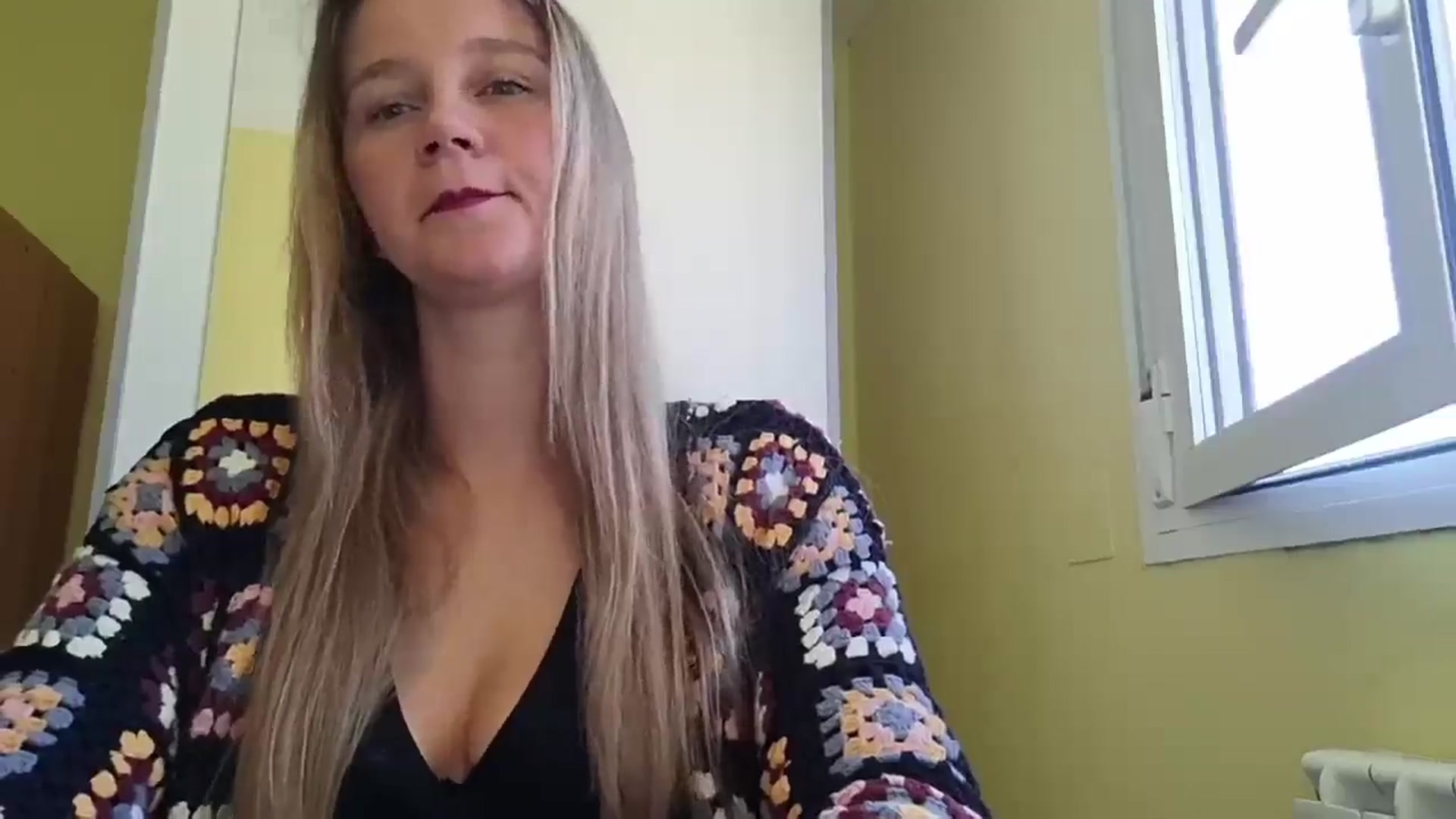 Gallery image thumbnail from KrisssKiss1's myfreecams stream on, 04/08/2026, 15:00 image 7 of 20