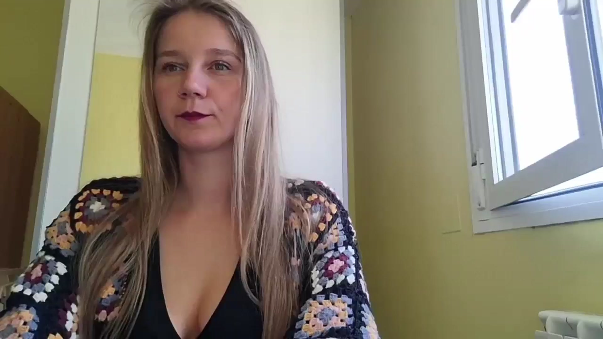 Gallery image thumbnail from KrisssKiss1's myfreecams stream on, 04/08/2026, 15:00 image 13 of 20