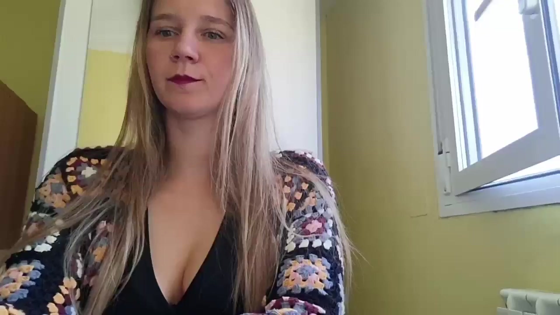 Gallery image thumbnail from KrisssKiss1's myfreecams stream on, 04/08/2026, 15:00 image 12 of 20