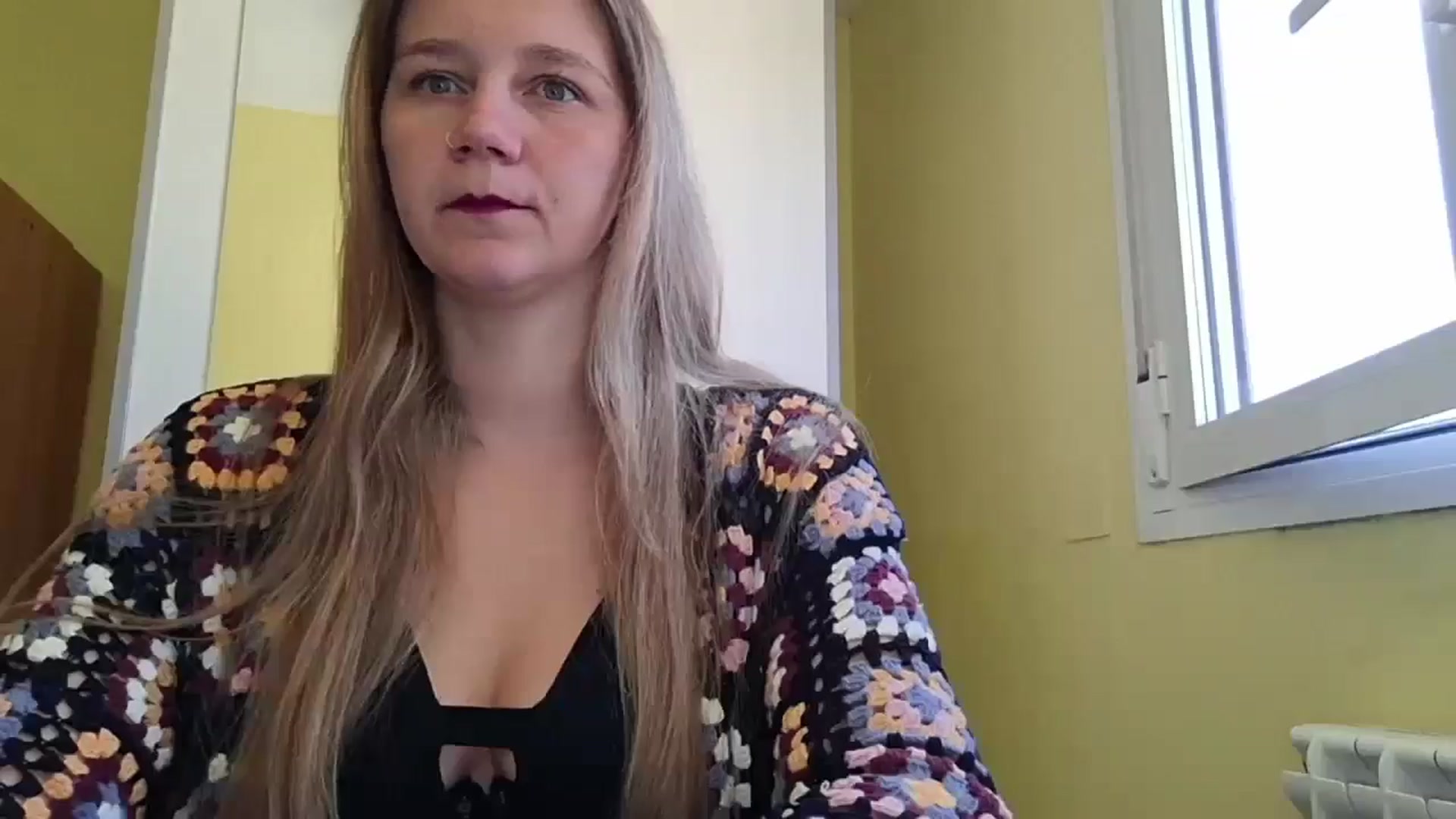 Gallery image thumbnail from KrisssKiss1's myfreecams stream on, 04/10/2026, 11:15 image 4 of 20