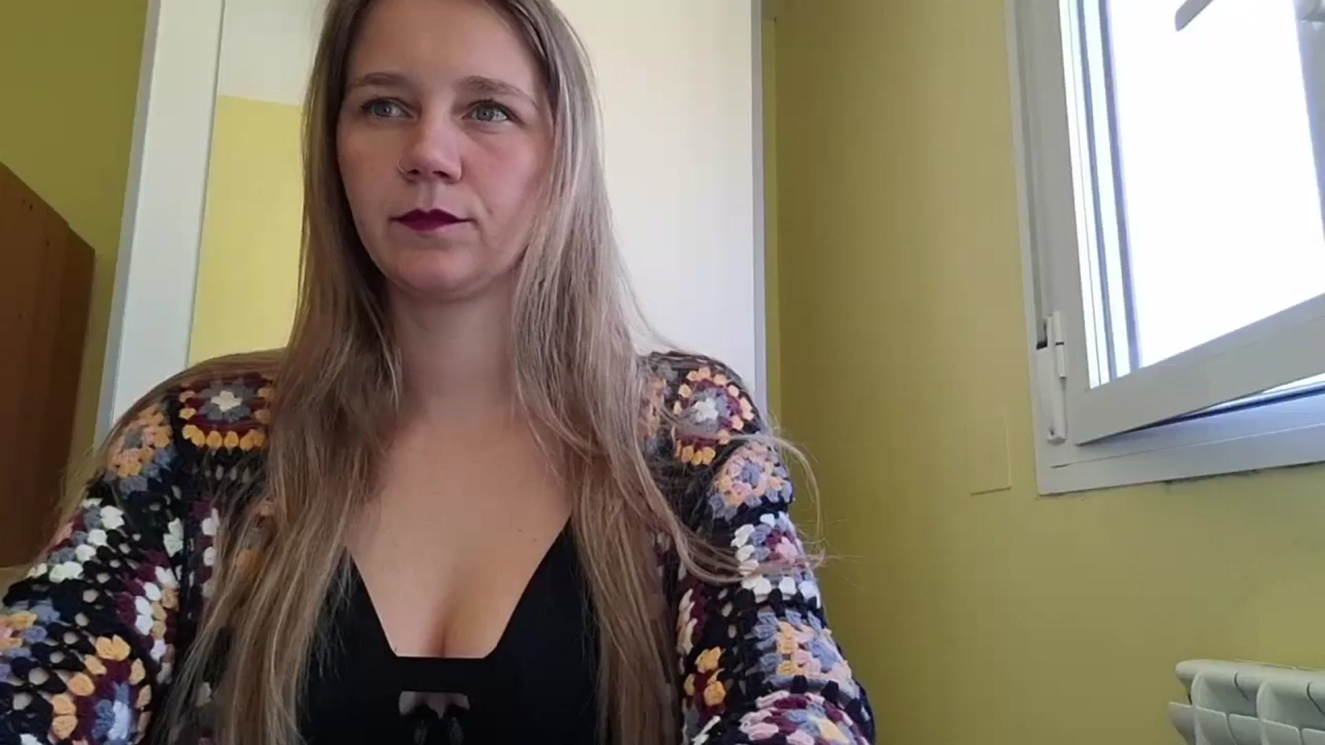 Gallery image thumbnail from KrisssKiss1's myfreecams stream on, 04/10/2026, 11:38 image 19 of 20