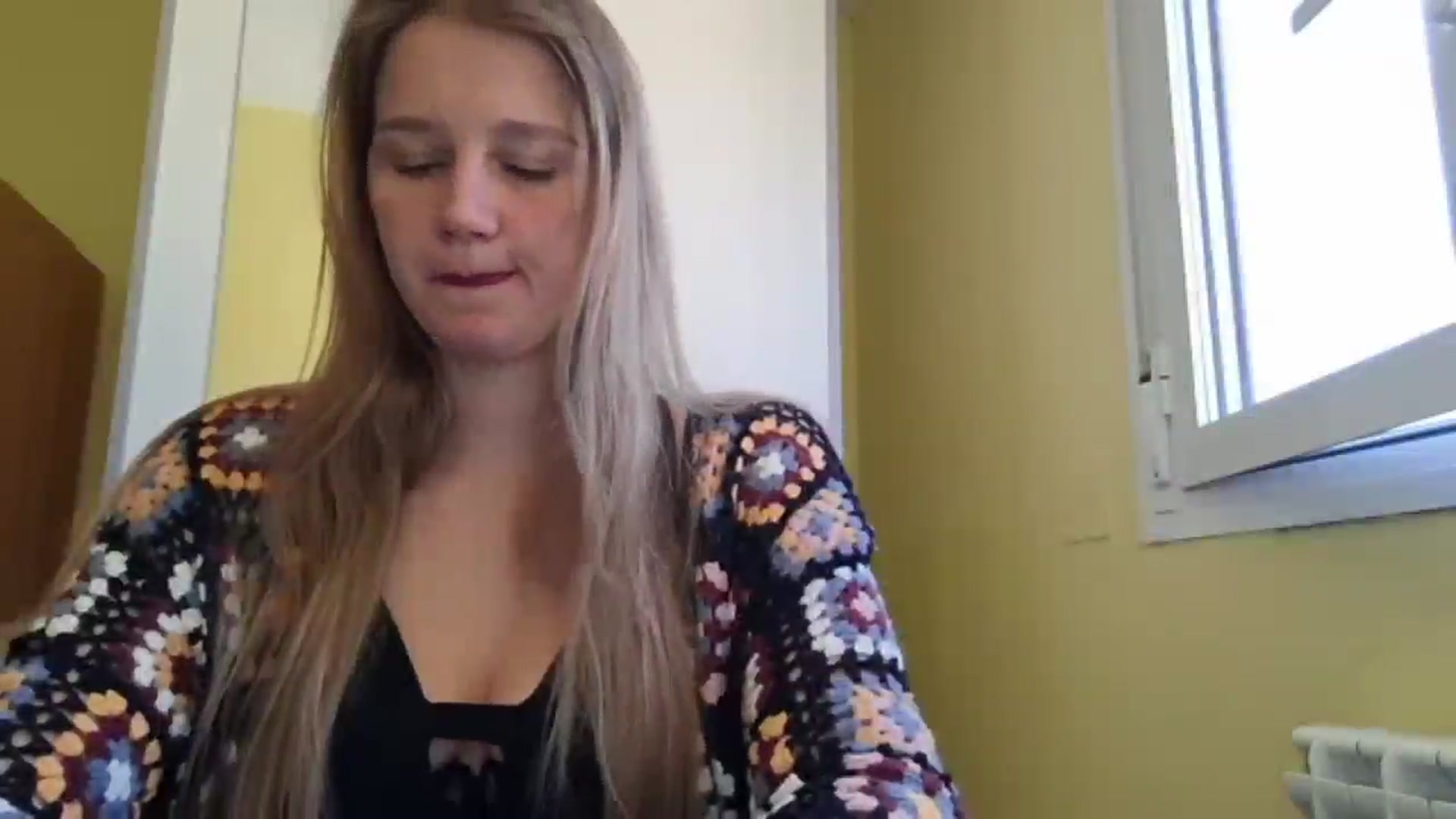 Gallery image thumbnail from KrisssKiss1's myfreecams stream on, 04/10/2026, 11:38 image 9 of 20