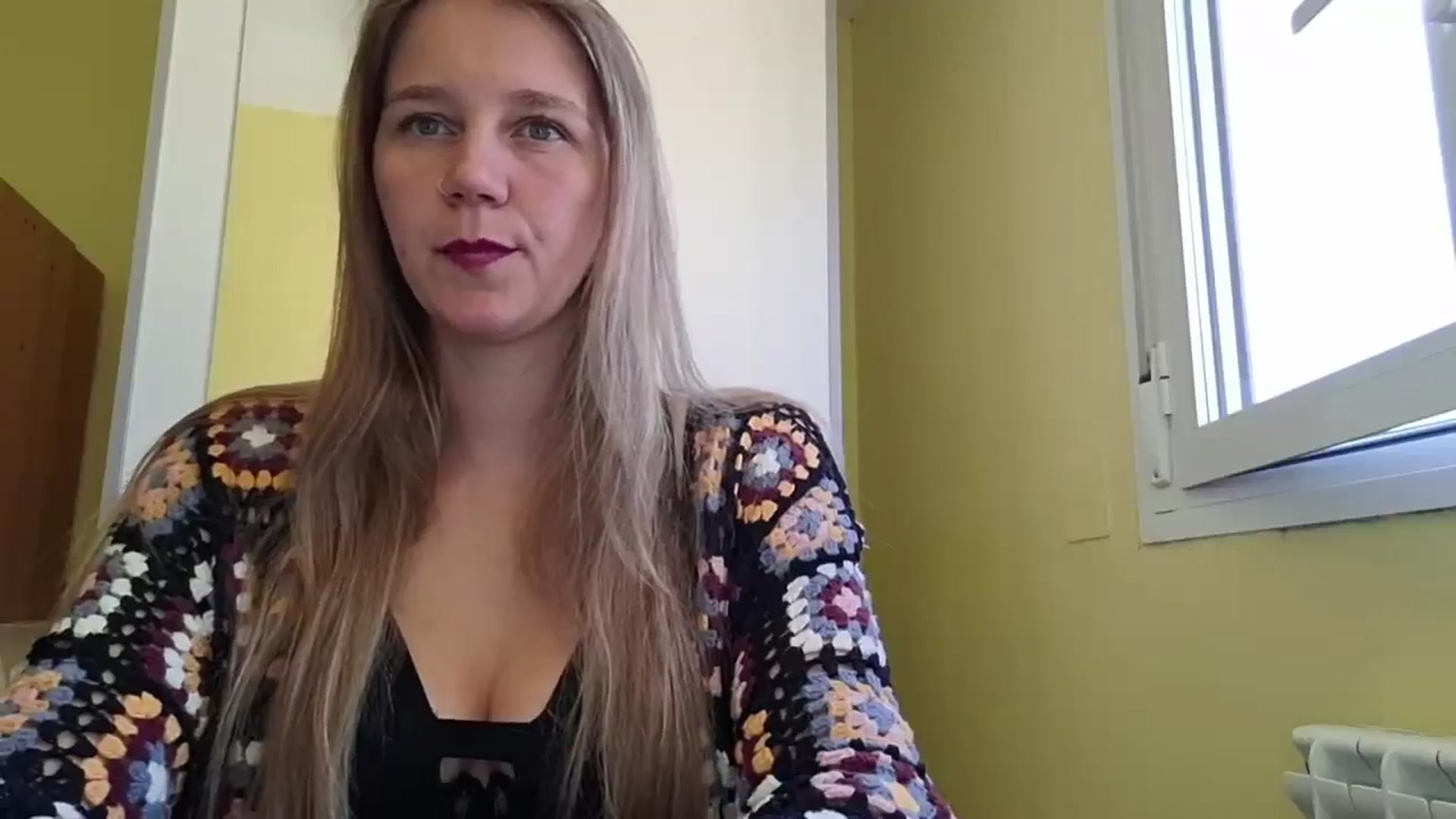 Gallery image thumbnail from KrisssKiss1's myfreecams stream on, 04/10/2026, 11:38 image 11 of 20