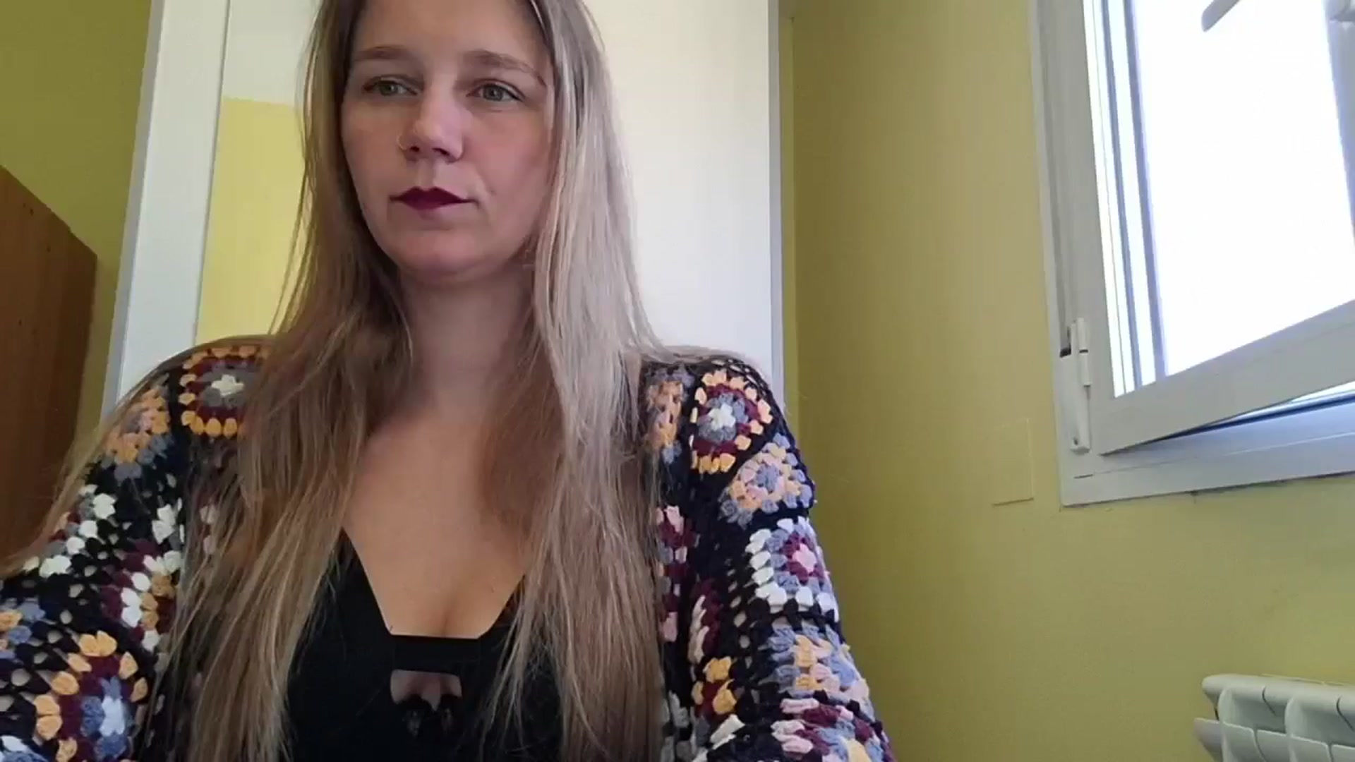 Gallery image thumbnail from KrisssKiss1's myfreecams stream on, 04/10/2026, 11:38 image 7 of 20