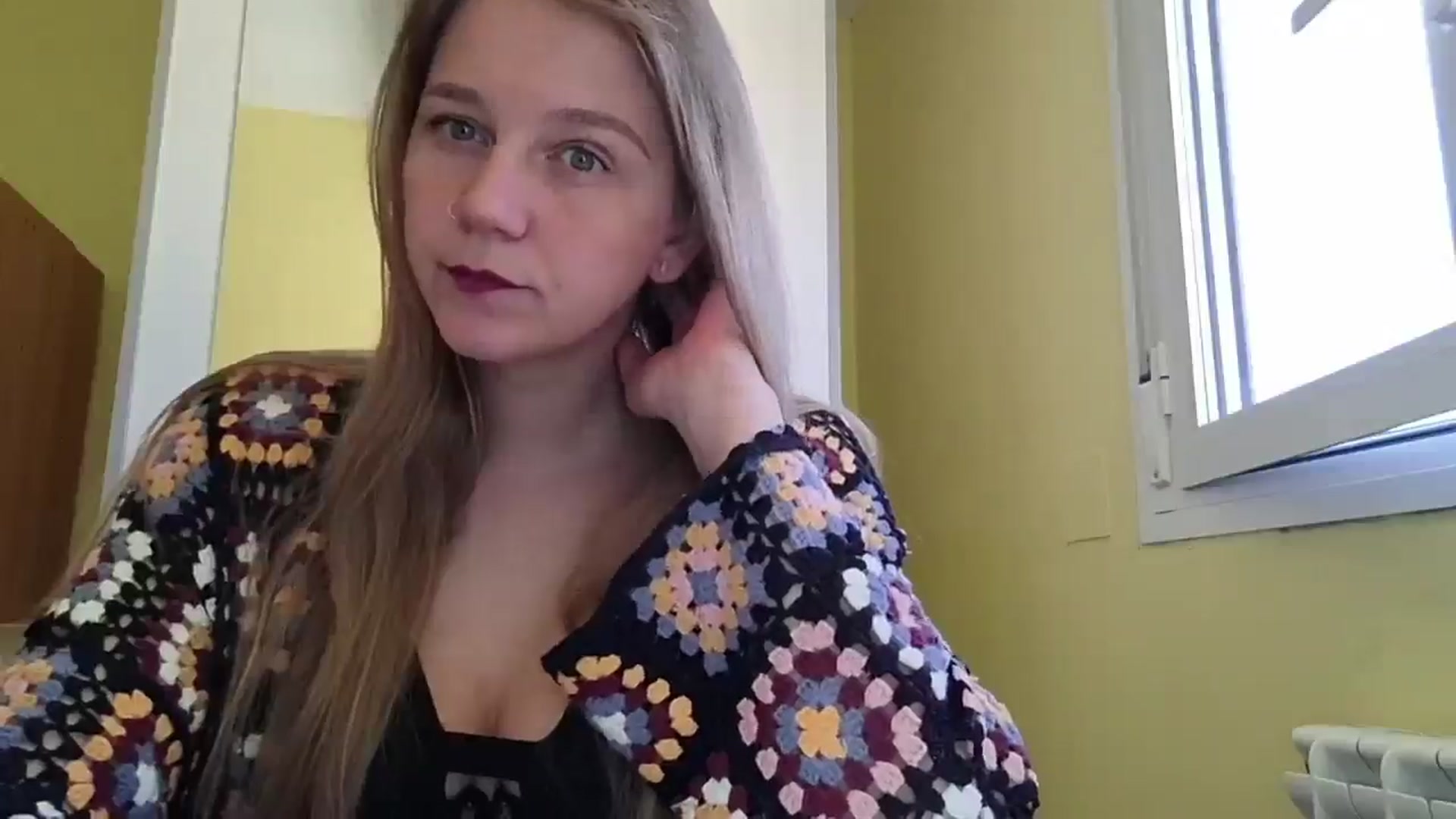 Gallery image thumbnail from KrisssKiss1's myfreecams stream on, 04/10/2026, 11:38 image 12 of 20